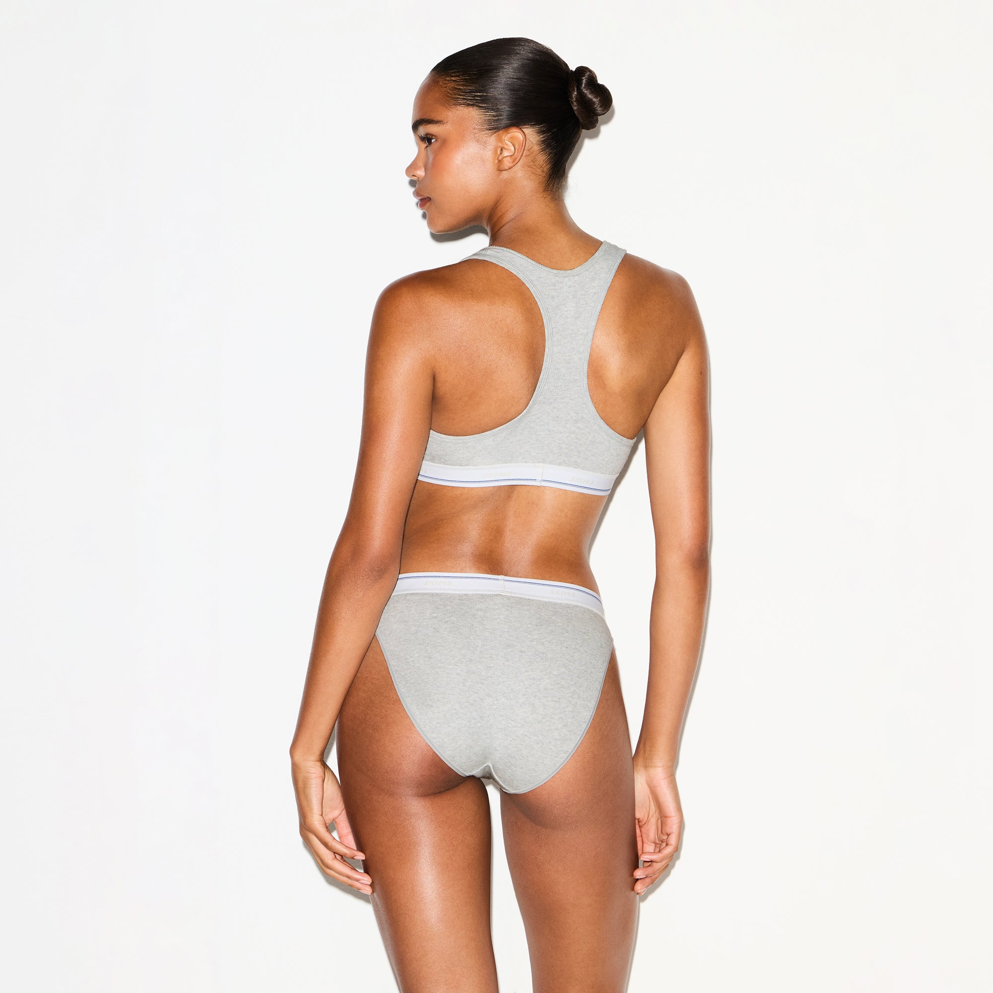【関税込み】SKIMS シェイプウェア SEAMLESS SCULPT MID WAIST BRIEF | JASPER