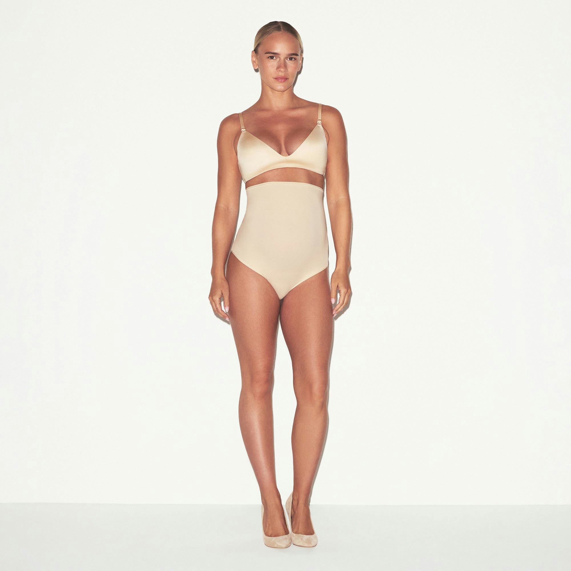 WIRELESS FORM MATERNITY NURSING BRA | SAND ON A MODEL FRONT VIEW @ | FOCUS: 0.0, 1.0, 0.9