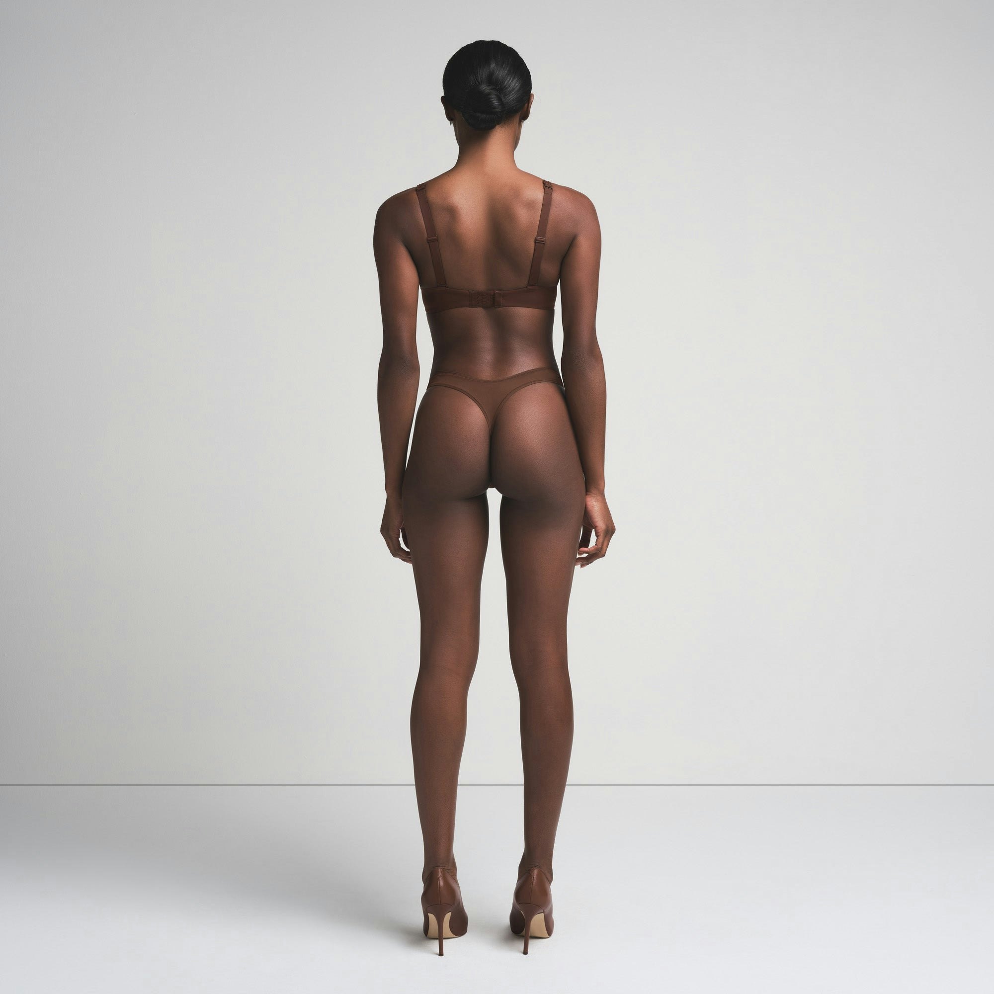 FITS EVERYBODY LACE UNLINED FULL COVERAGE BRA | COCOA ON A MODEL FRONT VIEW | FOCUS: 0.0, 1.0, 0.9