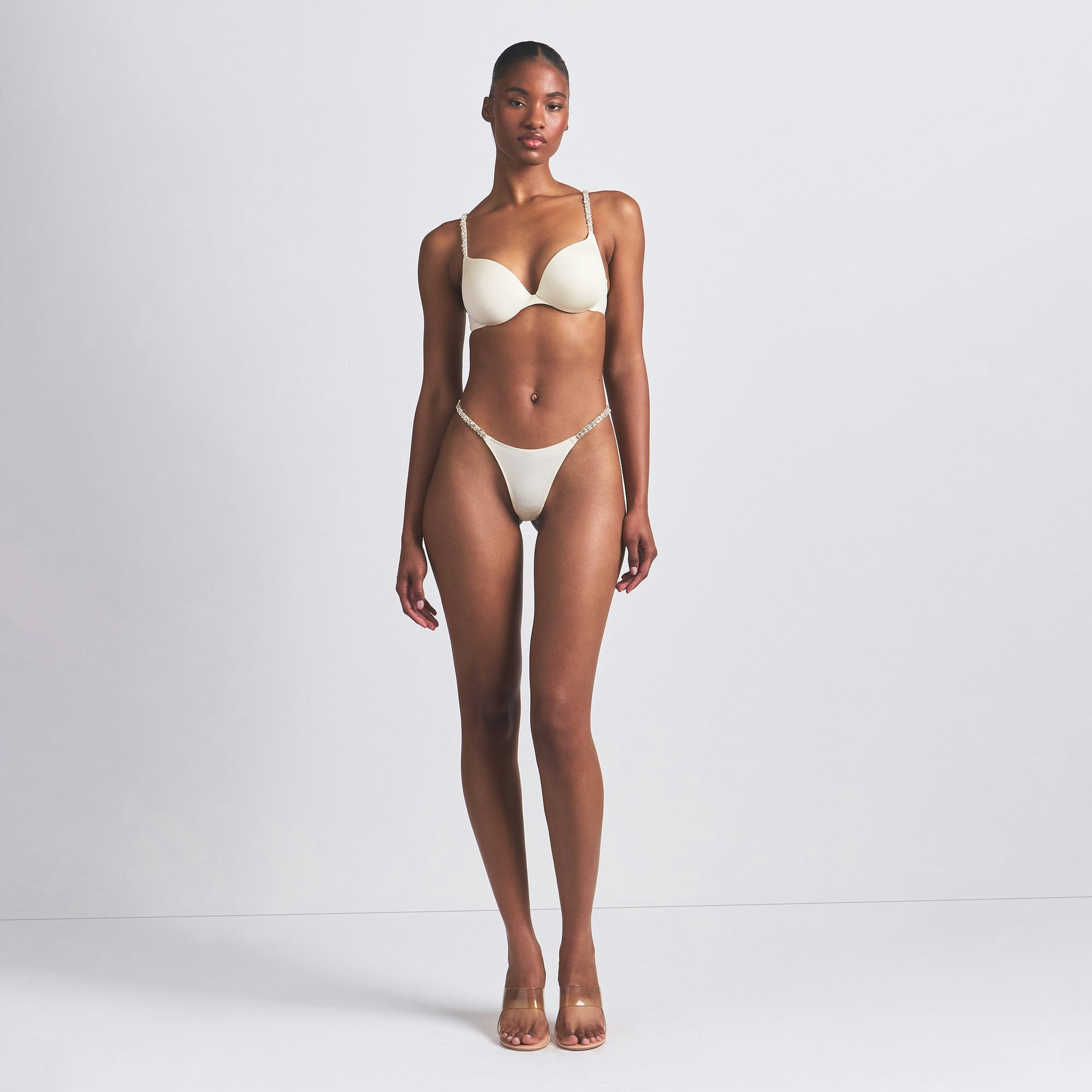 SKIMS ULTIMATE RHINESTONE TEARDROP PUSH-UP BRA | ECRU ON A MODEL FRONT VIEW @ | FOCUS: 0.0, 1.0, 0.9