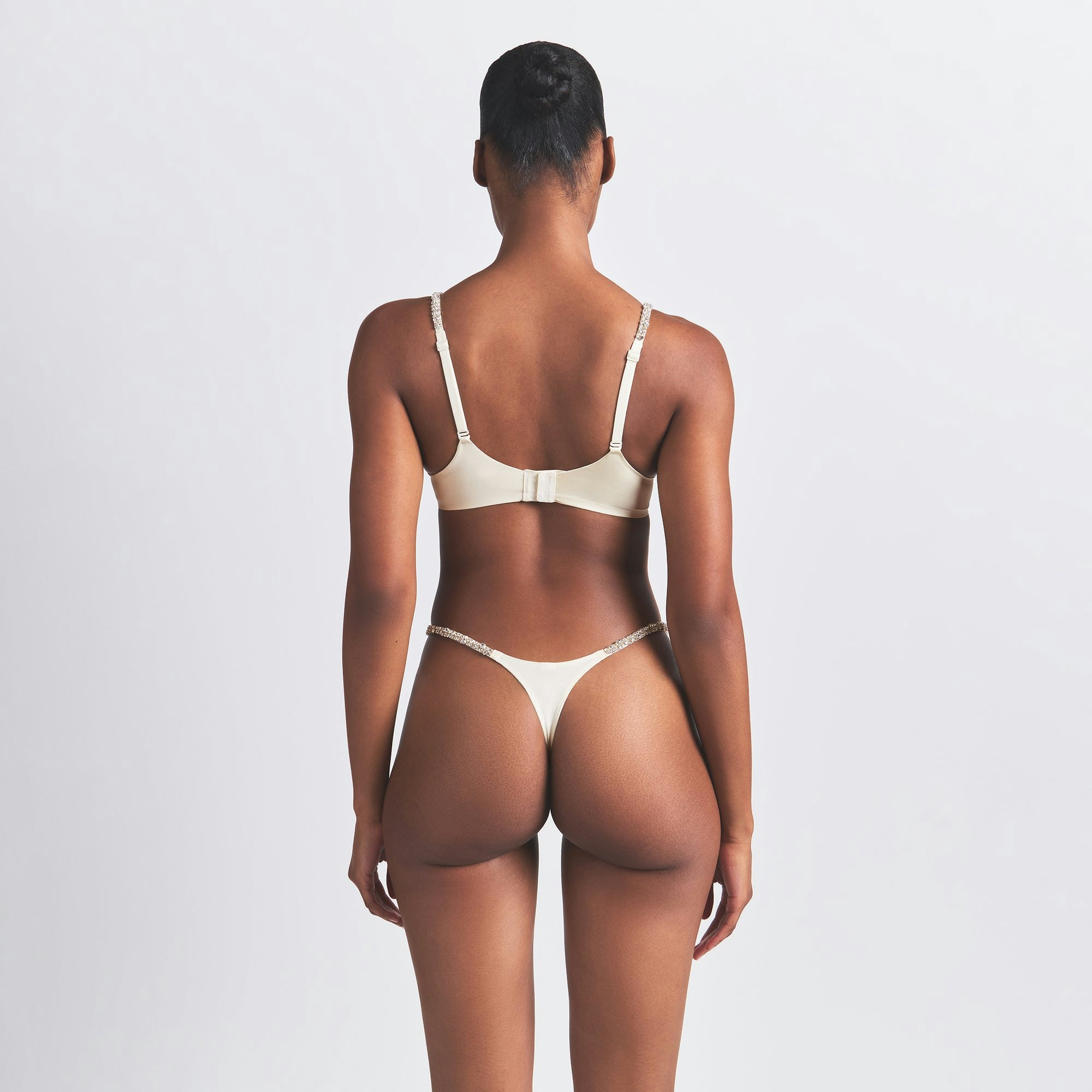 SKIMS ULTIMATE RHINESTONE TEARDROP PUSH-UP BRA | ECRU ON A MODEL BACK VIEW @ | FOCUS: 0.0, 1.0, 0.9