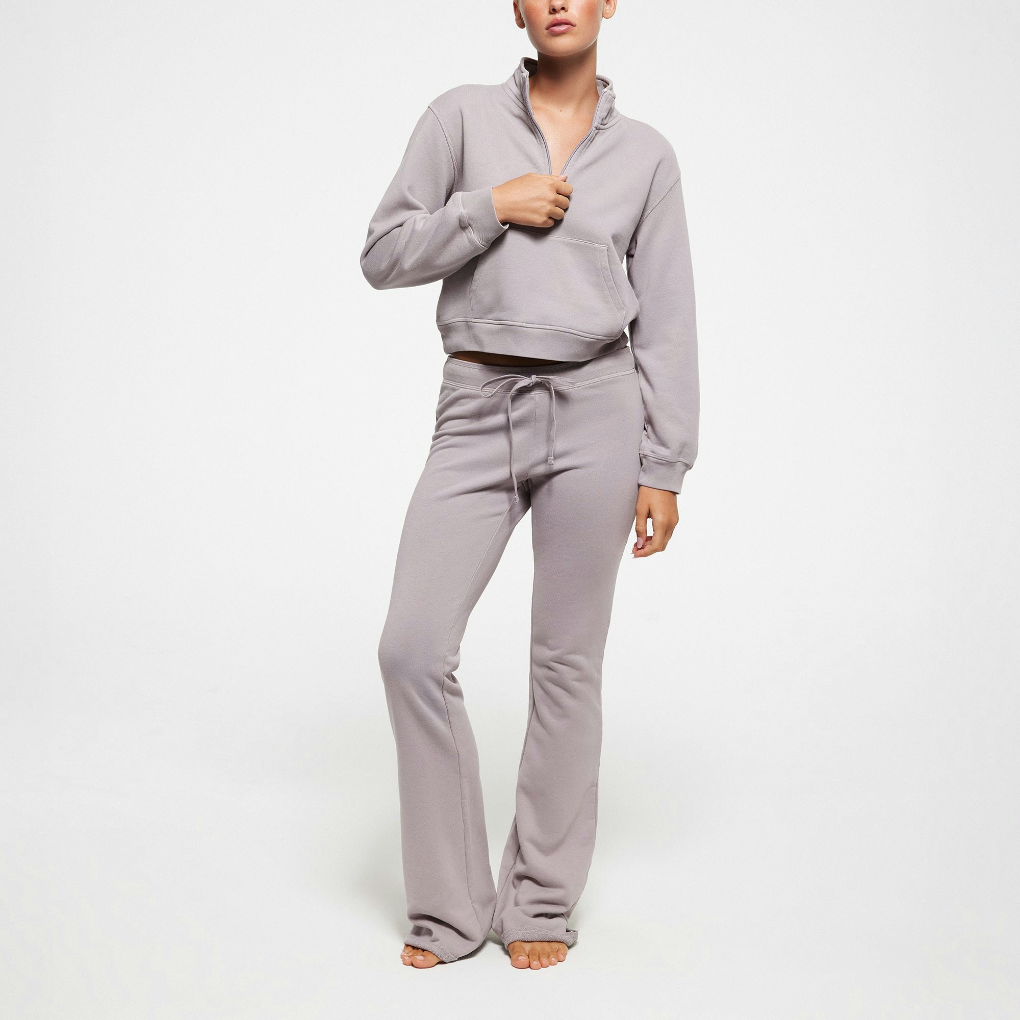 FRENCH TERRY SHRUNKEN HALF ZIP PULLOVER | OYSTER ON A MODEL FRONT VIEW