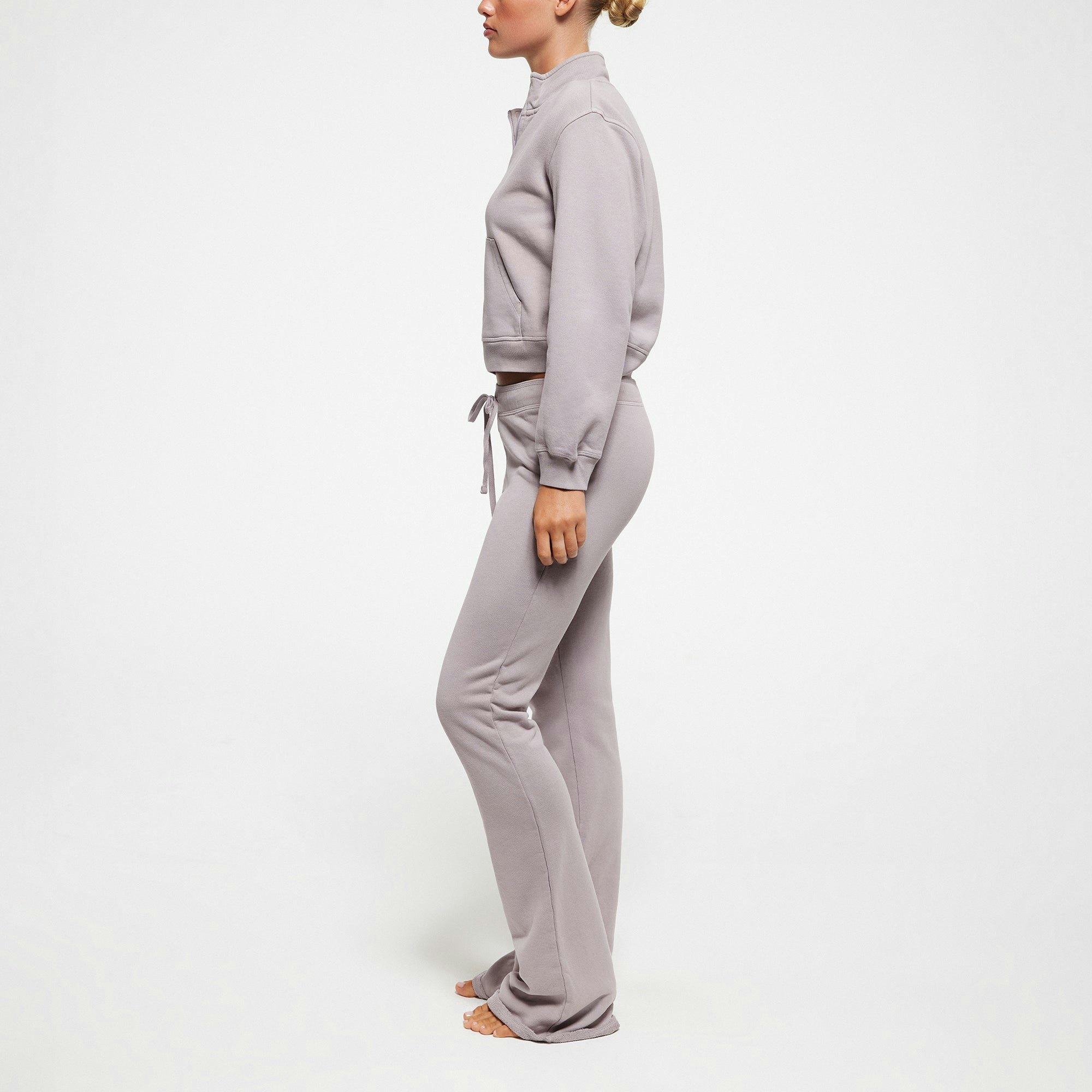 FRENCH TERRY SHRUNKEN HALF ZIP PULLOVER | OYSTER ON A MODEL SIDE VIEW