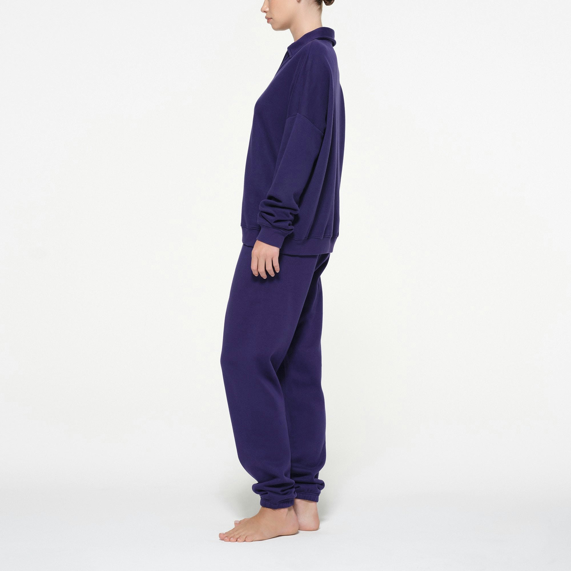 COTTON FLEECE OVERSIZED HALF ZIP PULLOVER | CONCORD ON A MODEL SIDE VIEW
