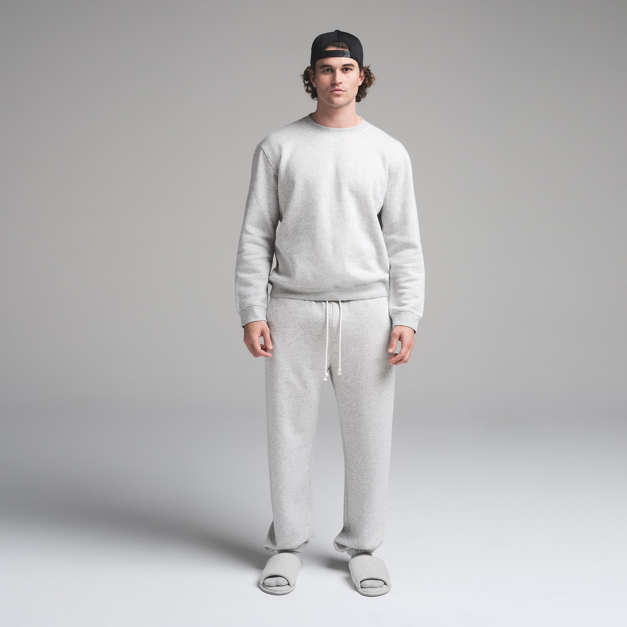FLEECE LOUNGE MENS CLASSIC CREWNECK | LIGHT HEATHER GREY