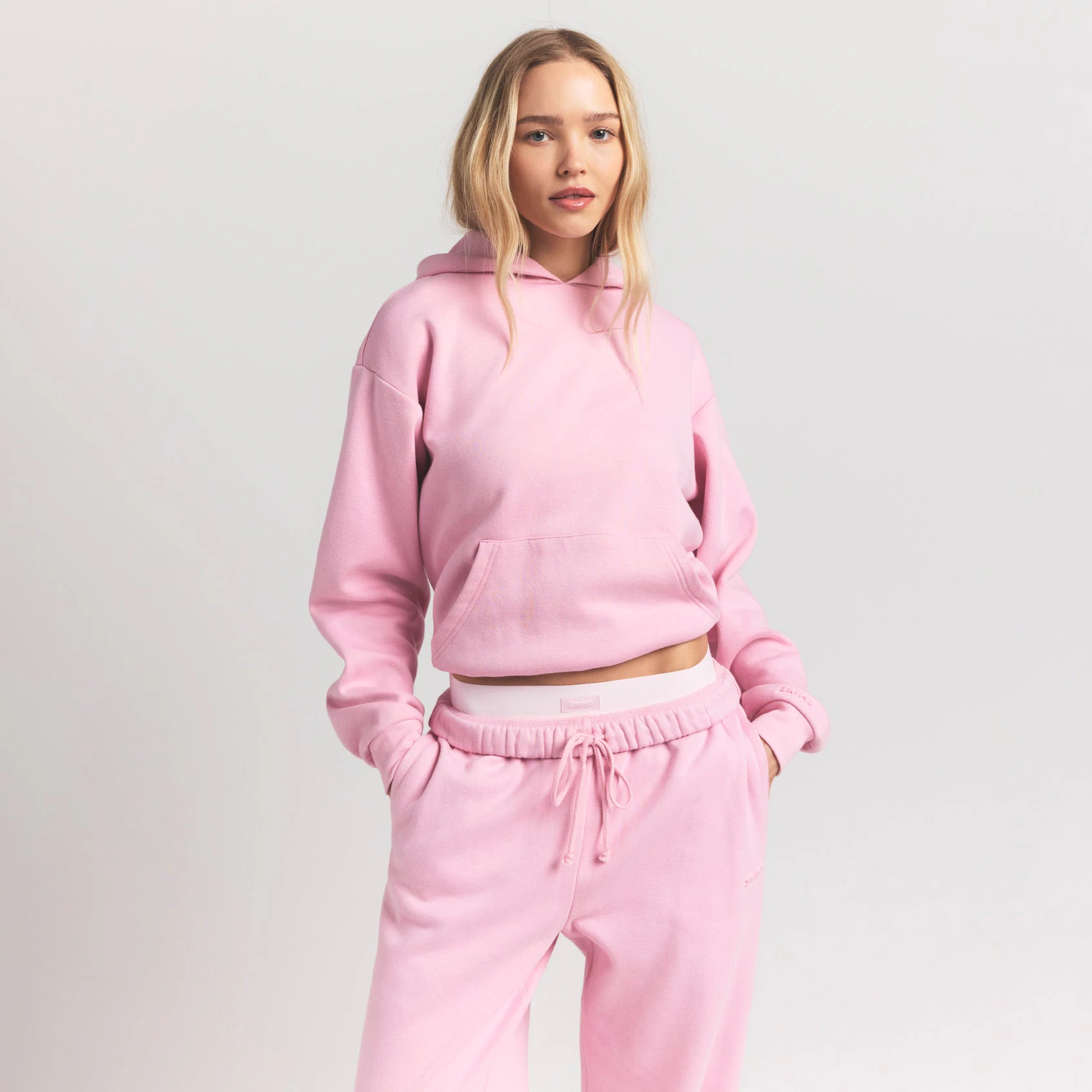 COTTON FLEECE CLASSIC HOODIE | HALITE ON A MODEL FRONT VIEW S | FOCUS: 0.0, 1.0, 0.9