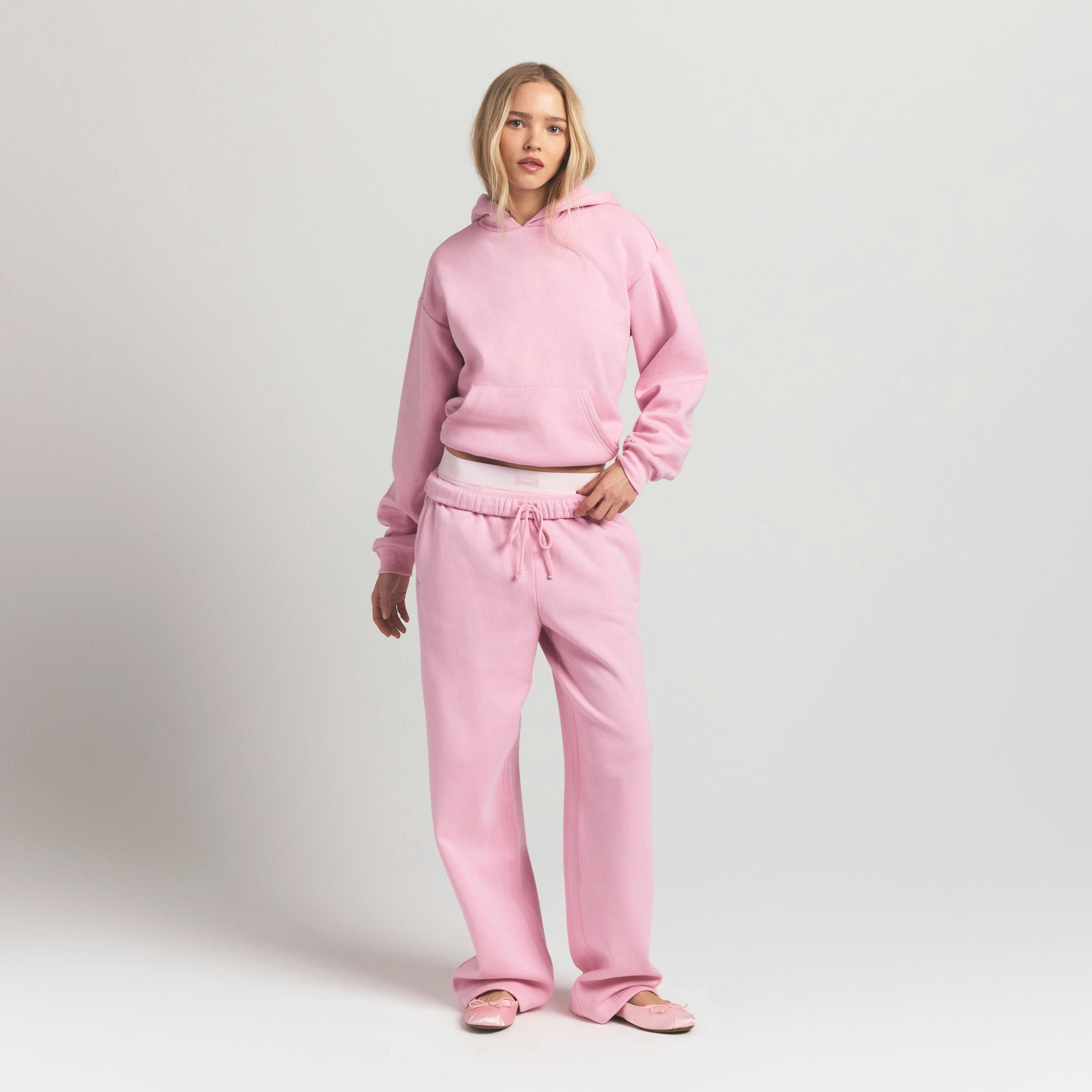 COTTON FLEECE CLASSIC HOODIE | HALITE ON A MODEL FRONT VIEW @ | FOCUS: 0.9, 0.1, 0.7