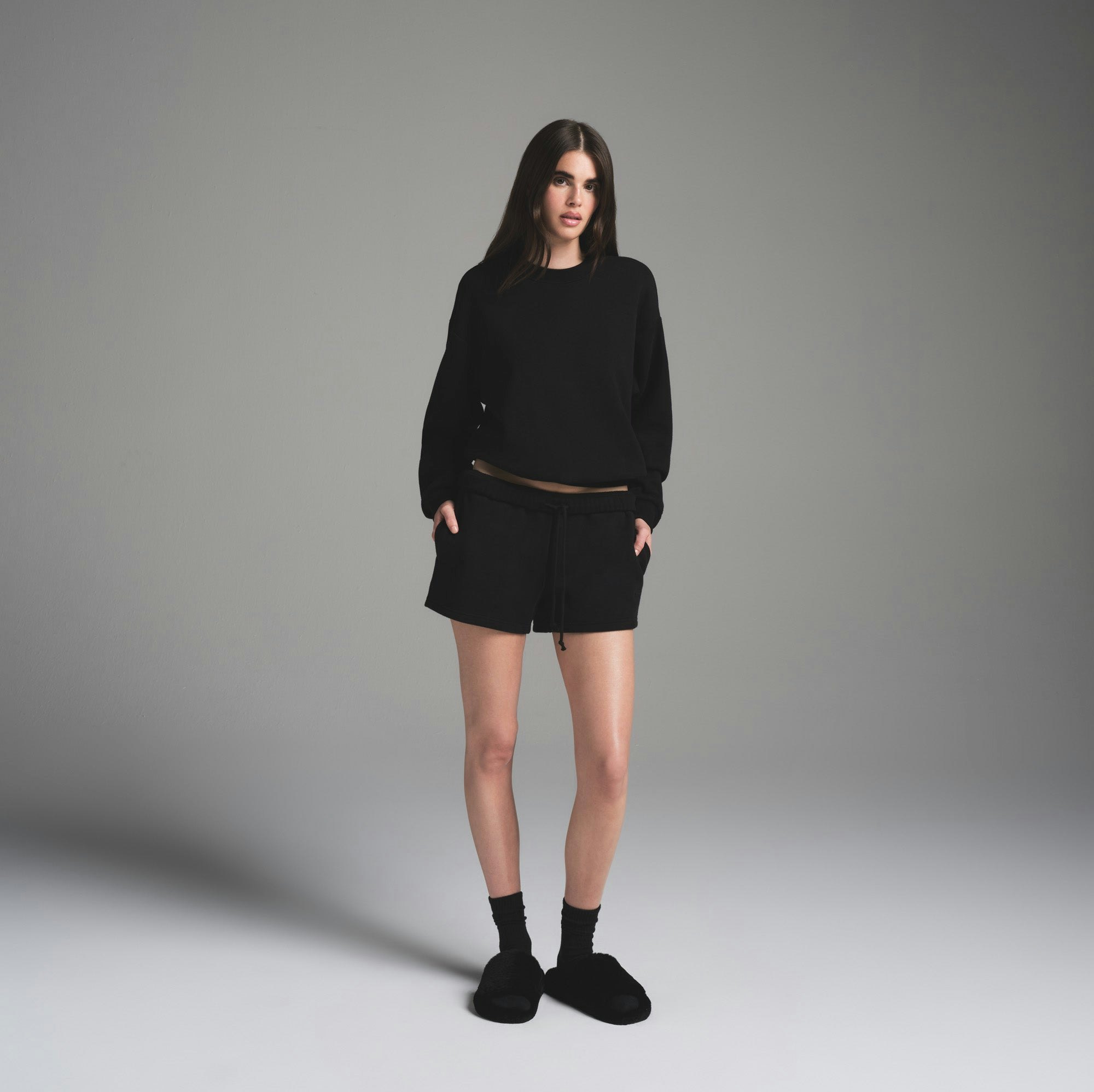 COTTON FLEECE CLASSIC CREWNECK | ONYX ON A MODEL FRONT VIEW | FOCUS: 0.0, 1.0, 0.9