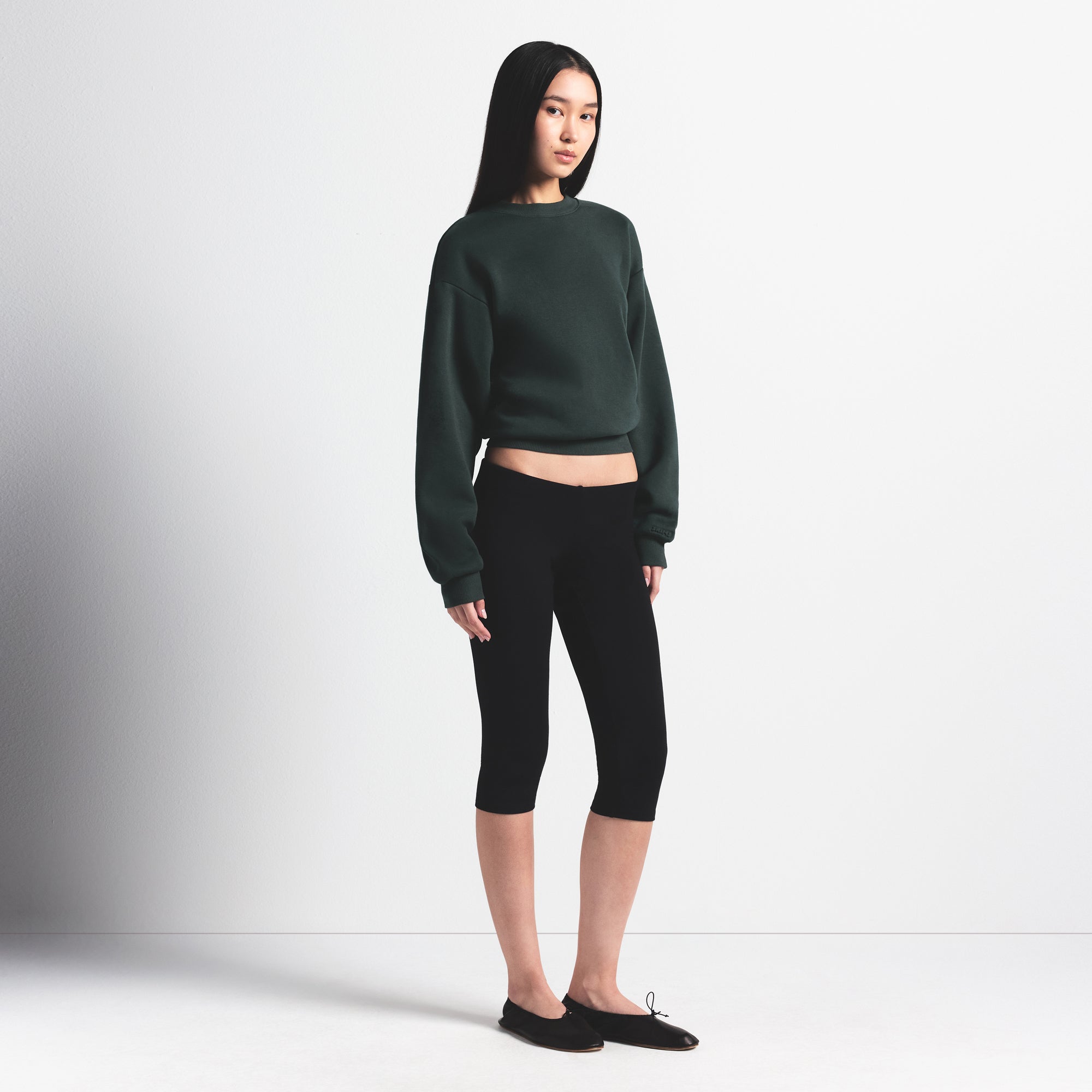 COTTON FLEECE CLASSIC CREWNECK | SPRUCE | SKIMS