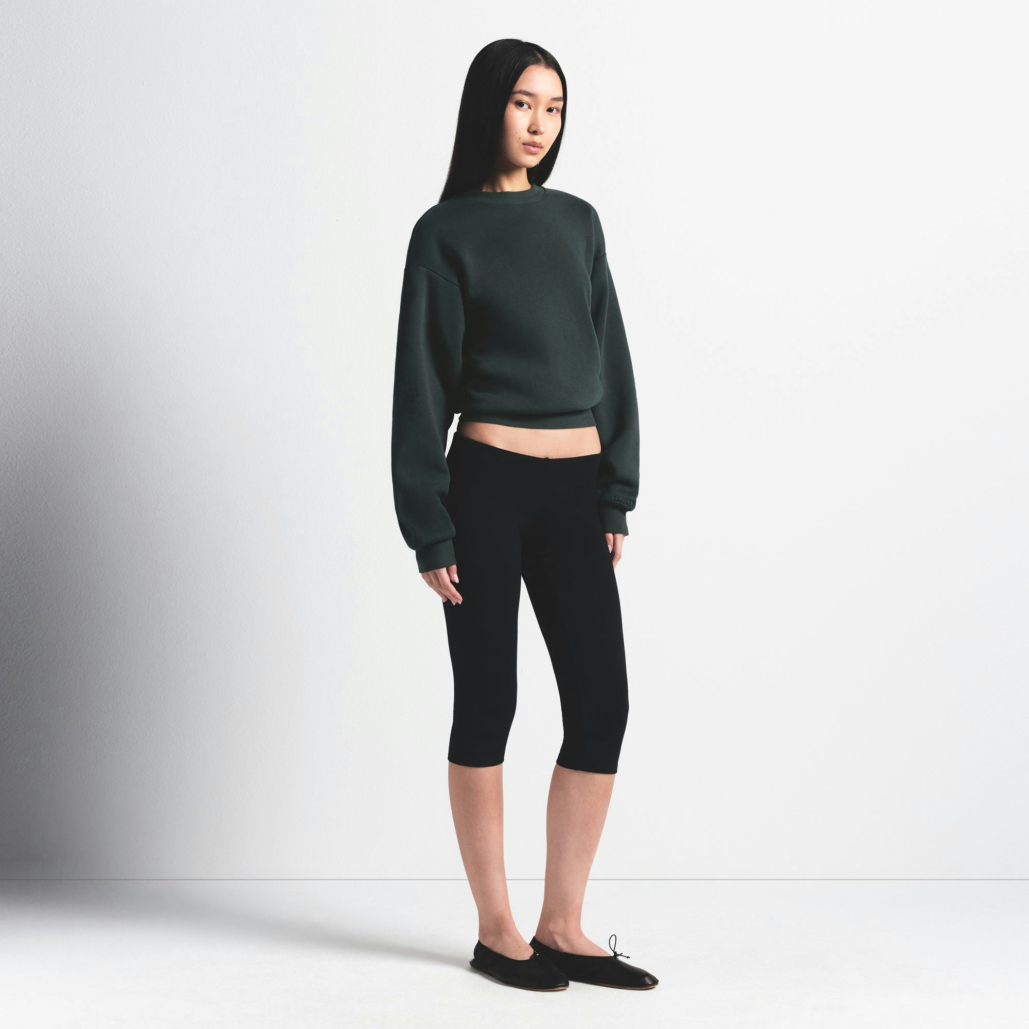 COTTON FLEECE CLASSIC CREWNECK | SPRUCE ON A MODEL FRONT VIEW @ | FOCUS: 0.0, 1.0, 0.9