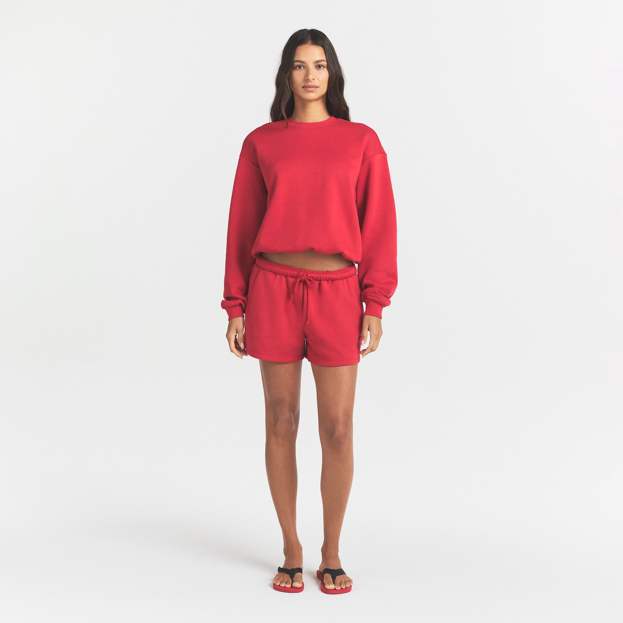 COTTON FLEECE CLASSIC CREWNECK | WASHED RED ON A MODEL FRONT VIEW @ | FOCUS: 0.0, 1.0, 0.9