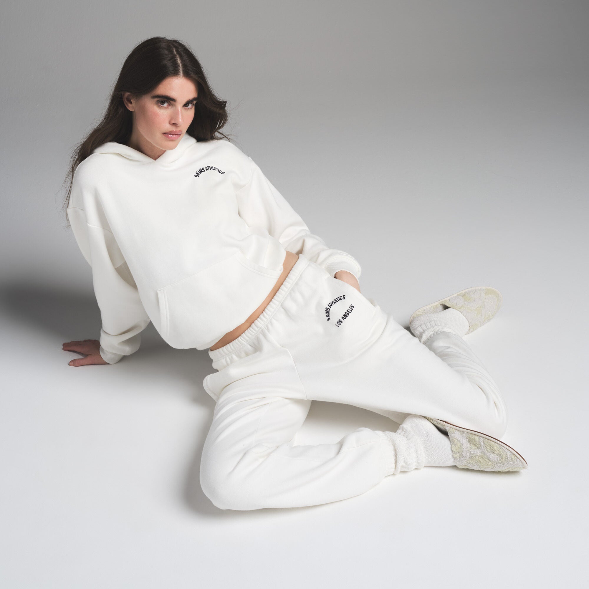 新品 SKIMS COTTON FLEECE FOODIE ピンク M パーカ SKIMS' 'Literally Perfect Hoodie' & Matching Sweatpants Are