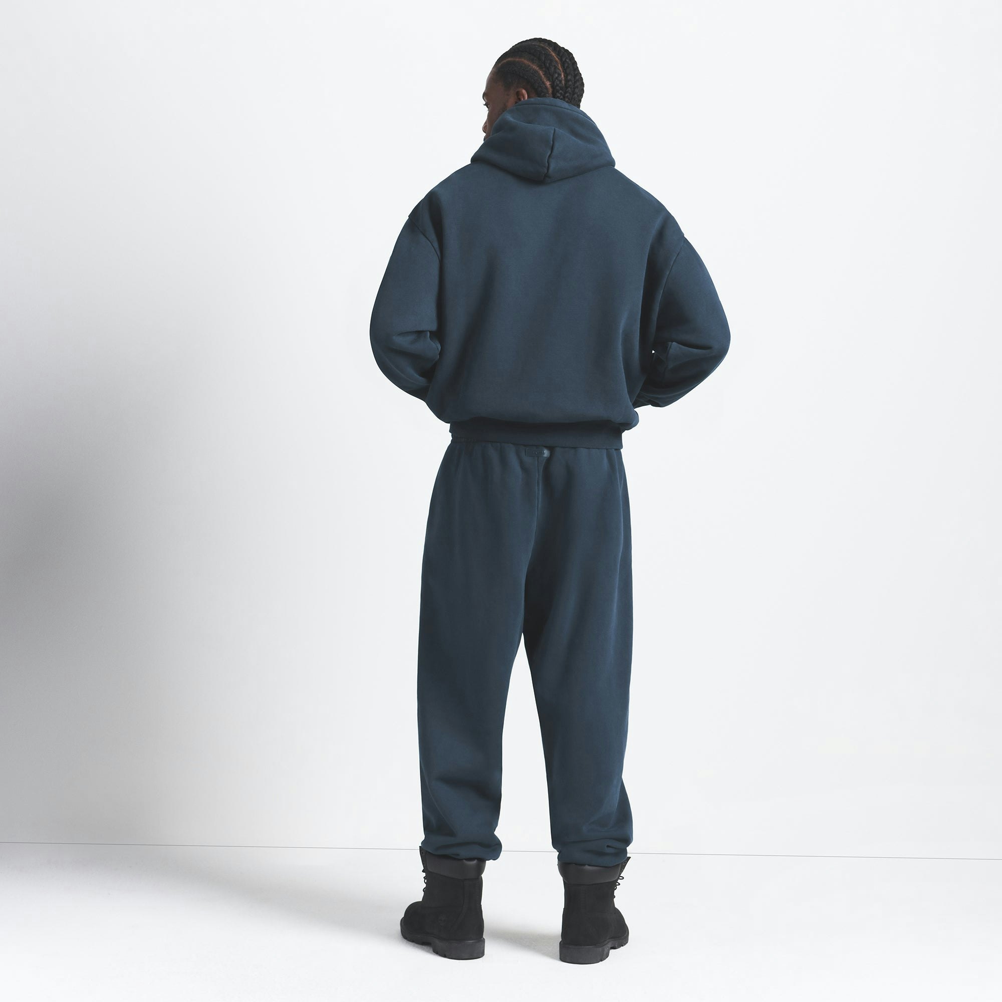 HEAVYWEIGHT FLEECE MENS HOODIE | NAVY ON A MODEL BACK VIEW @ | FOCUS: 0.0, 1.0, 0.9