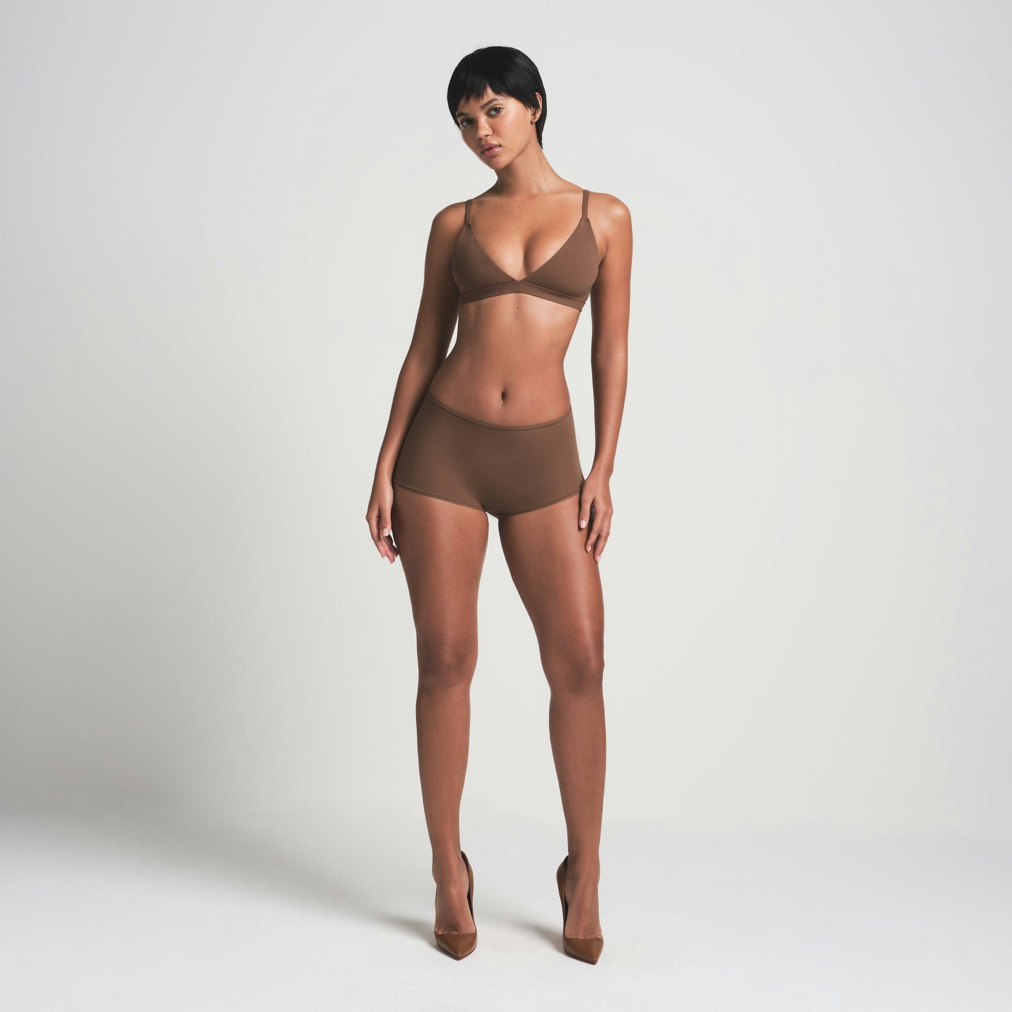 FITS EVERYBODY BOY SHORT | JASPER ON A MODEL FRONT VIEW | FOCUS: 0.0, 1.0, 0.9