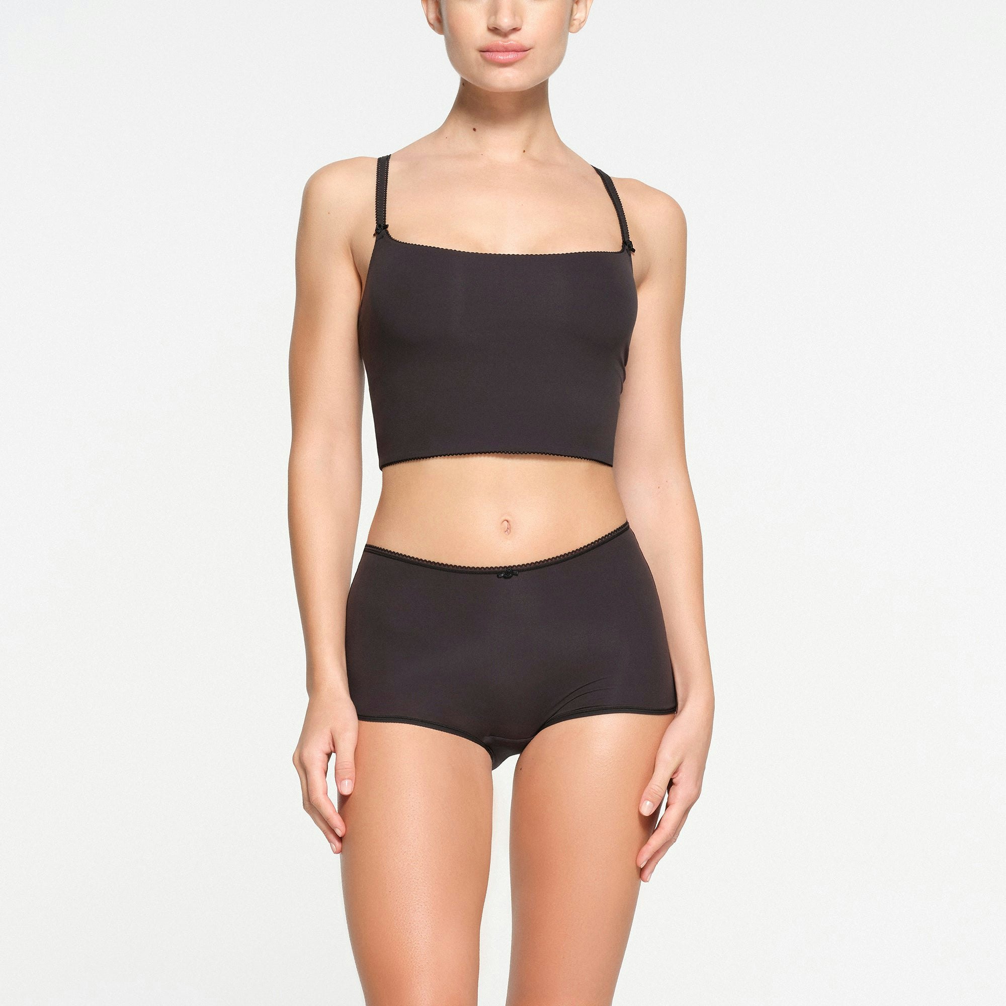 FITS EVERYBODY PICOT TRIM BOY SHORT | ONYX ON A MODEL FRONT VIEW