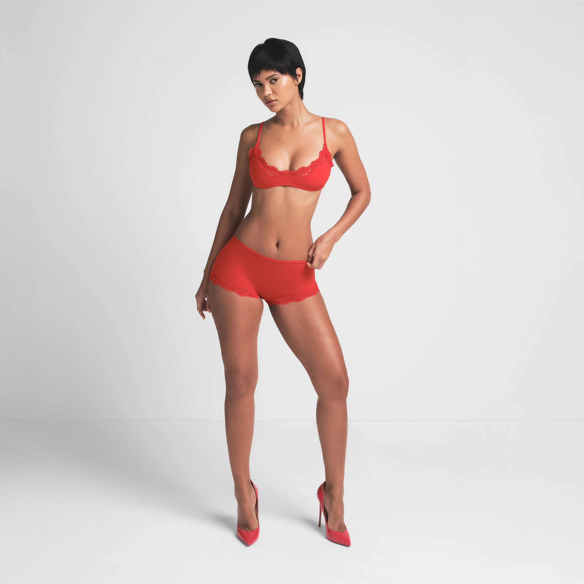 FITS EVERYBODY LACE BOY SHORT | CAYENNE ON A MODEL FRONT VIEW | FOCUS: 0.0, 1.0, 0.9