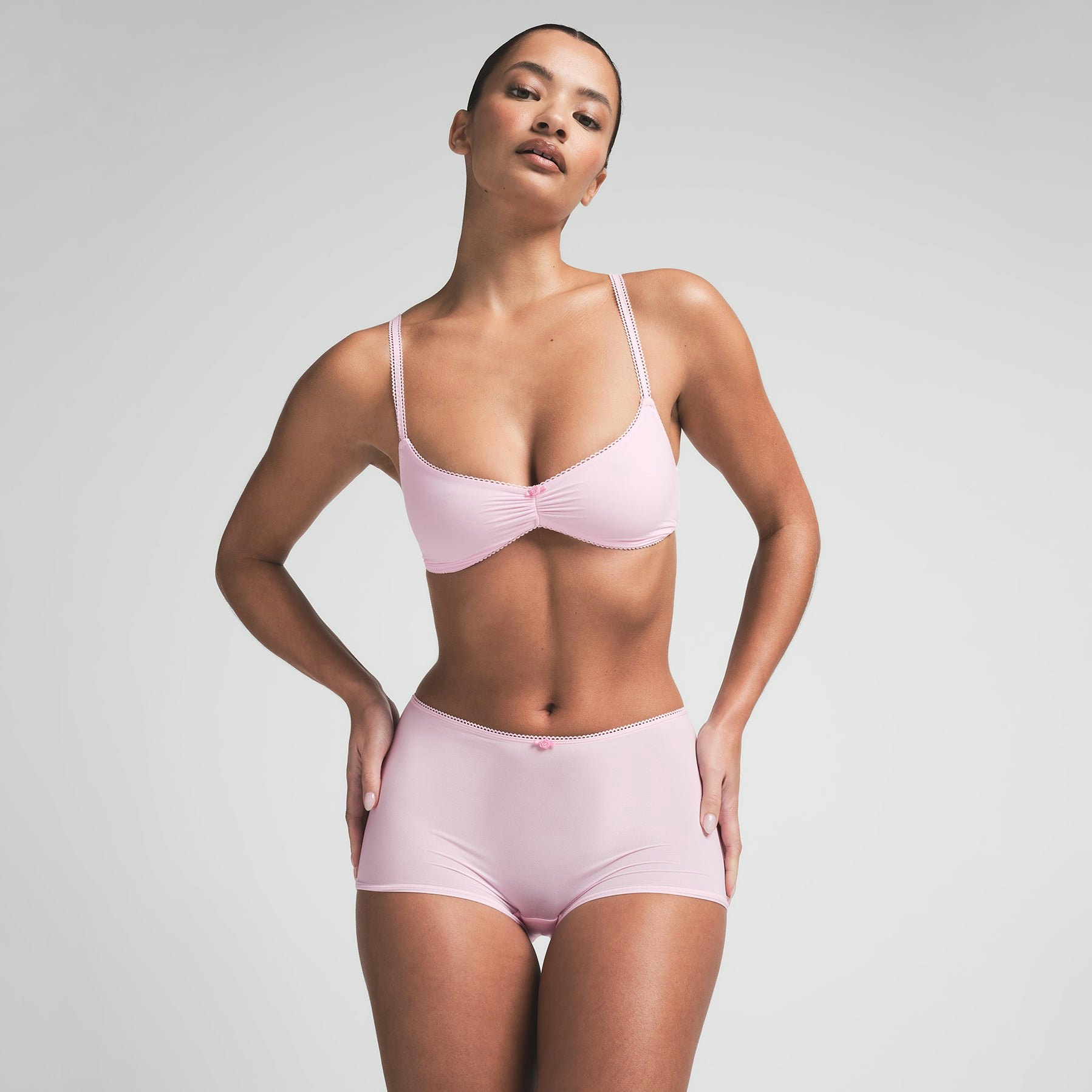 FITS EVERYBODY PICOT BOY SHORT | CHERRY BLOSSOM TONAL ON A MODEL FRONT VIEW | FOCUS: 0.0, 1.0, 0.9