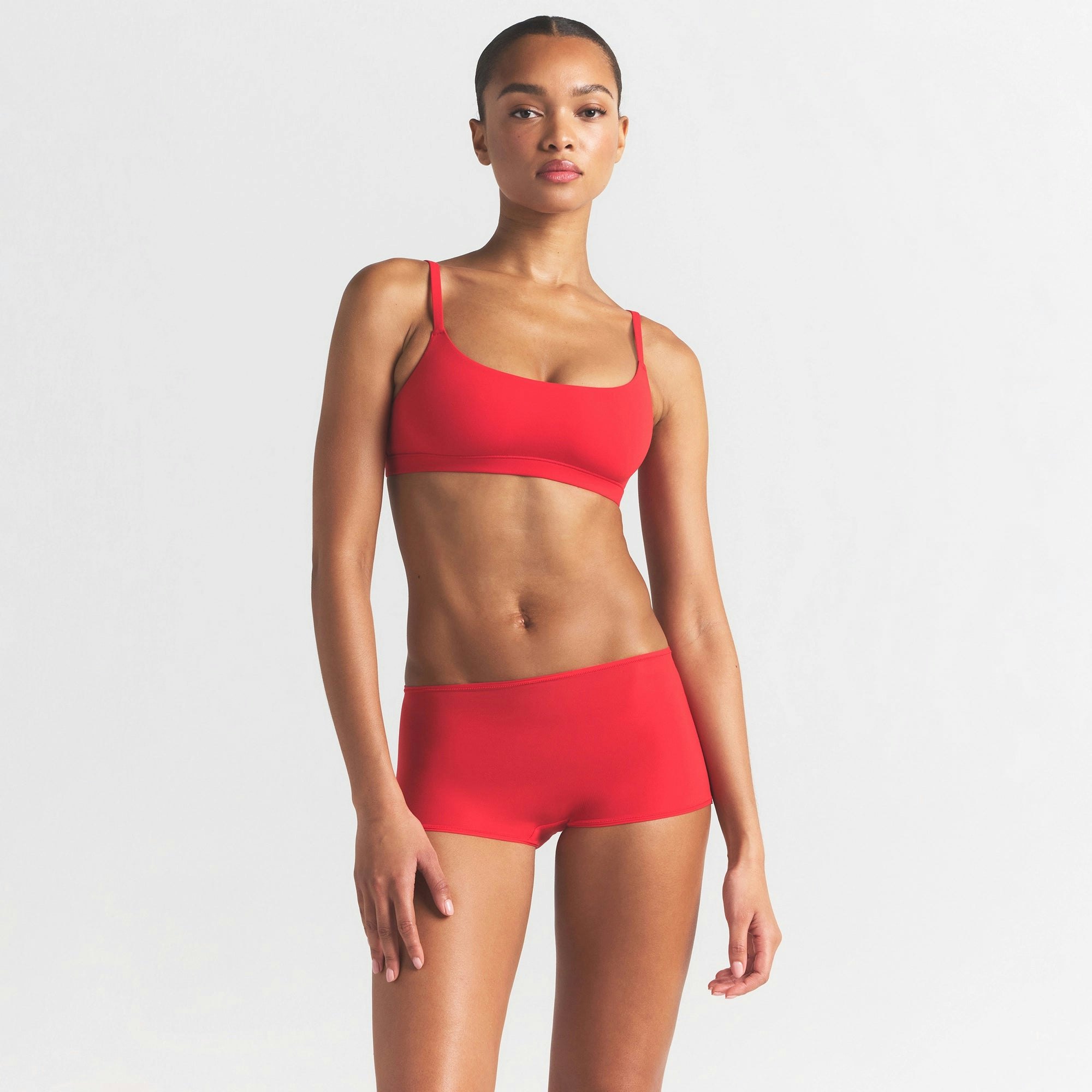 FITS EVERYBODY BOY SHORT | CHERRY ON A MODEL SIDE VIEW @ | FOCUS: 0.0, 1.0, 0.9