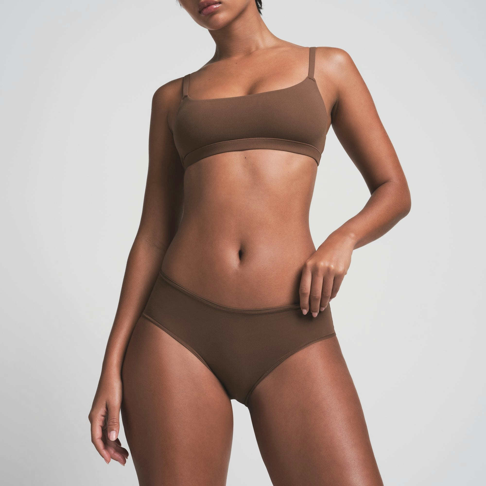 FITS EVERYBODY BRIEF | JASPER ON A MODEL FRONT VIEW | FOCUS: 0.0, 1.0, 0.9