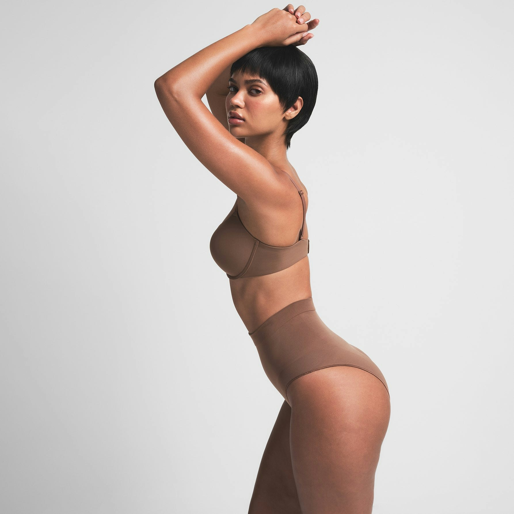 SEAMLESS SCULPT MID WAIST BRIEF | JASPER ON A MODEL SIDE VIEW | FOCUS: 0.0, 1.0, 0.9