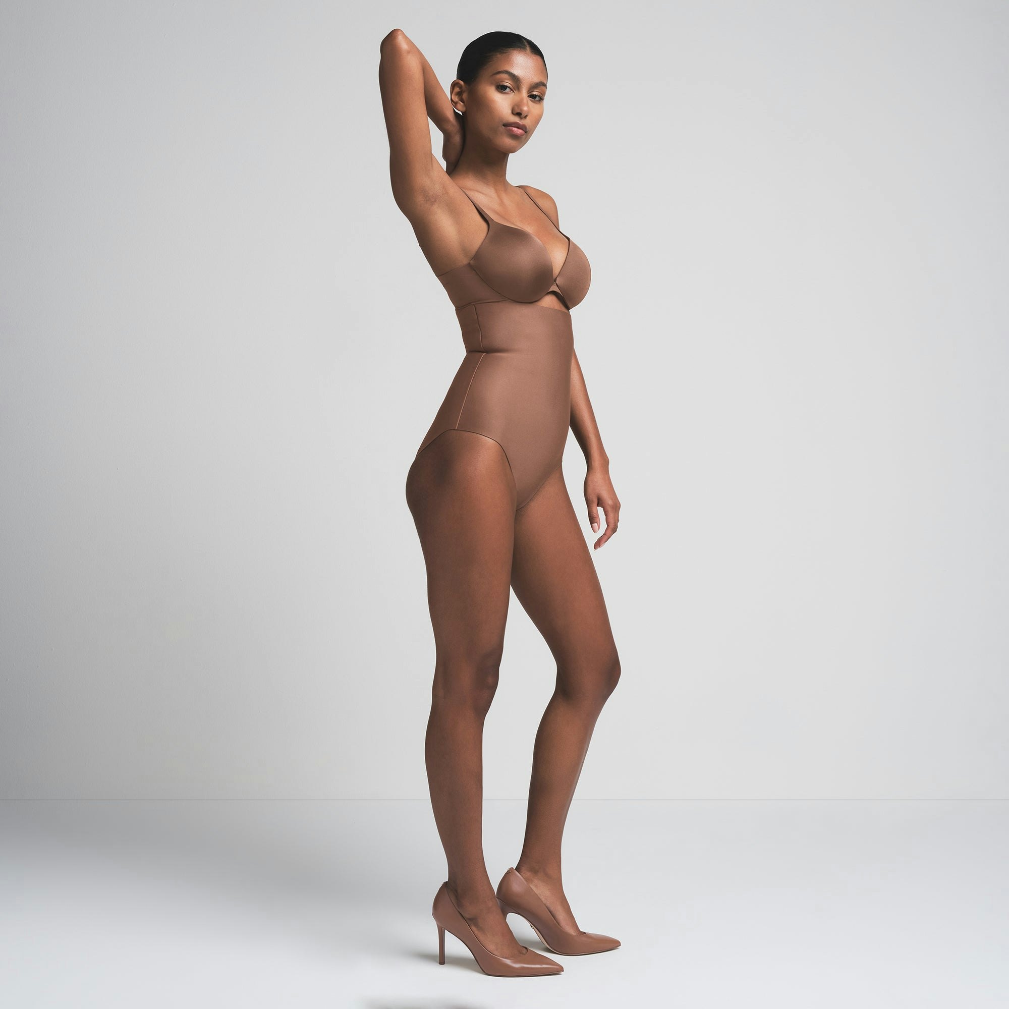 SKIMS BODY CORE SCULPT HIGH-WAISTED BRIEF | JASPER  ON A MODEL SIDE VIEW | FOCUS: 0.0, 1.0, 0.9