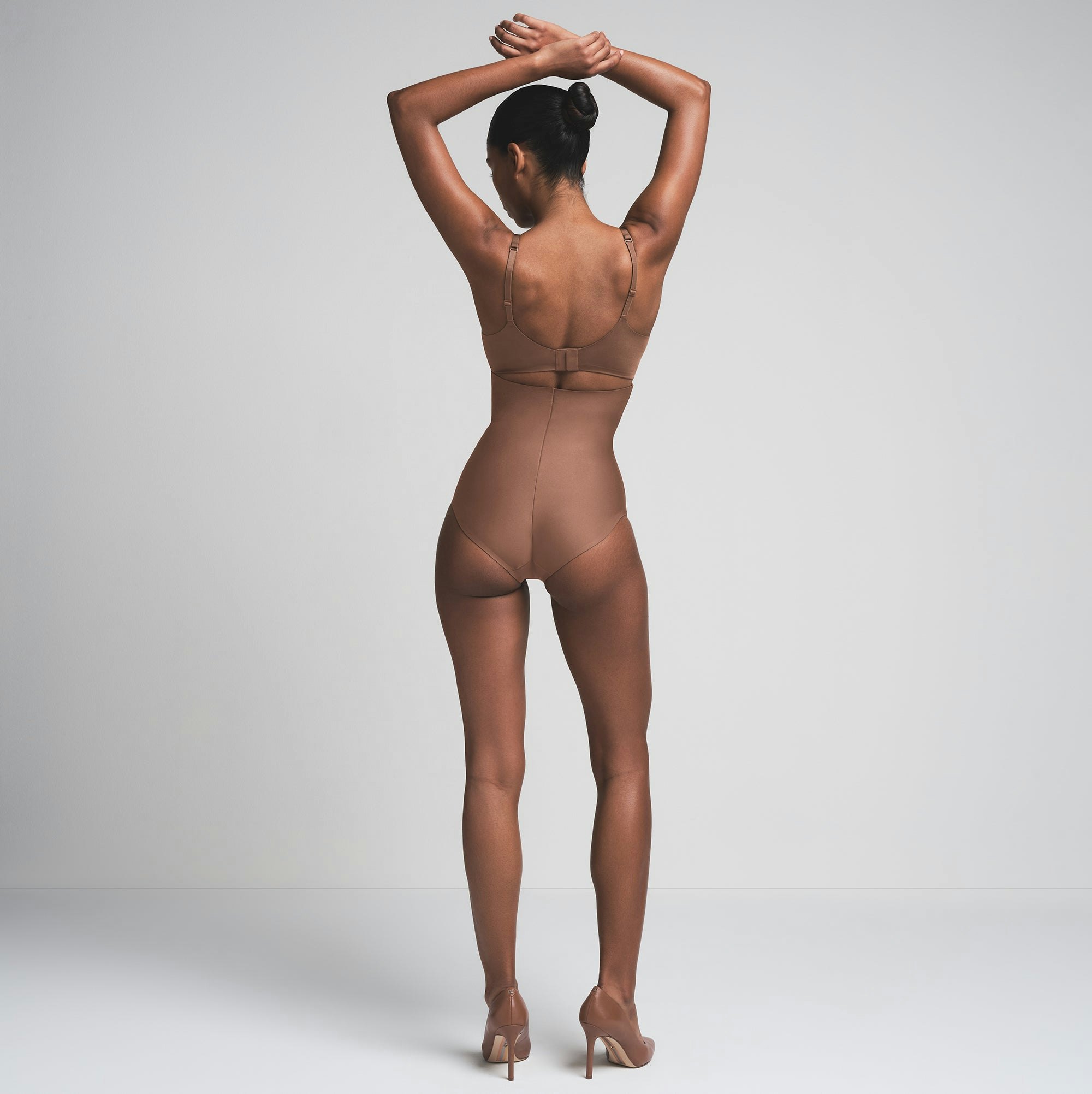 SKIMS BODY CORE SCULPT HIGH-WAISTED BRIEF | JASPER  ON A MODEL BACK VIEW | FOCUS: 0.0, 1.0, 0.9