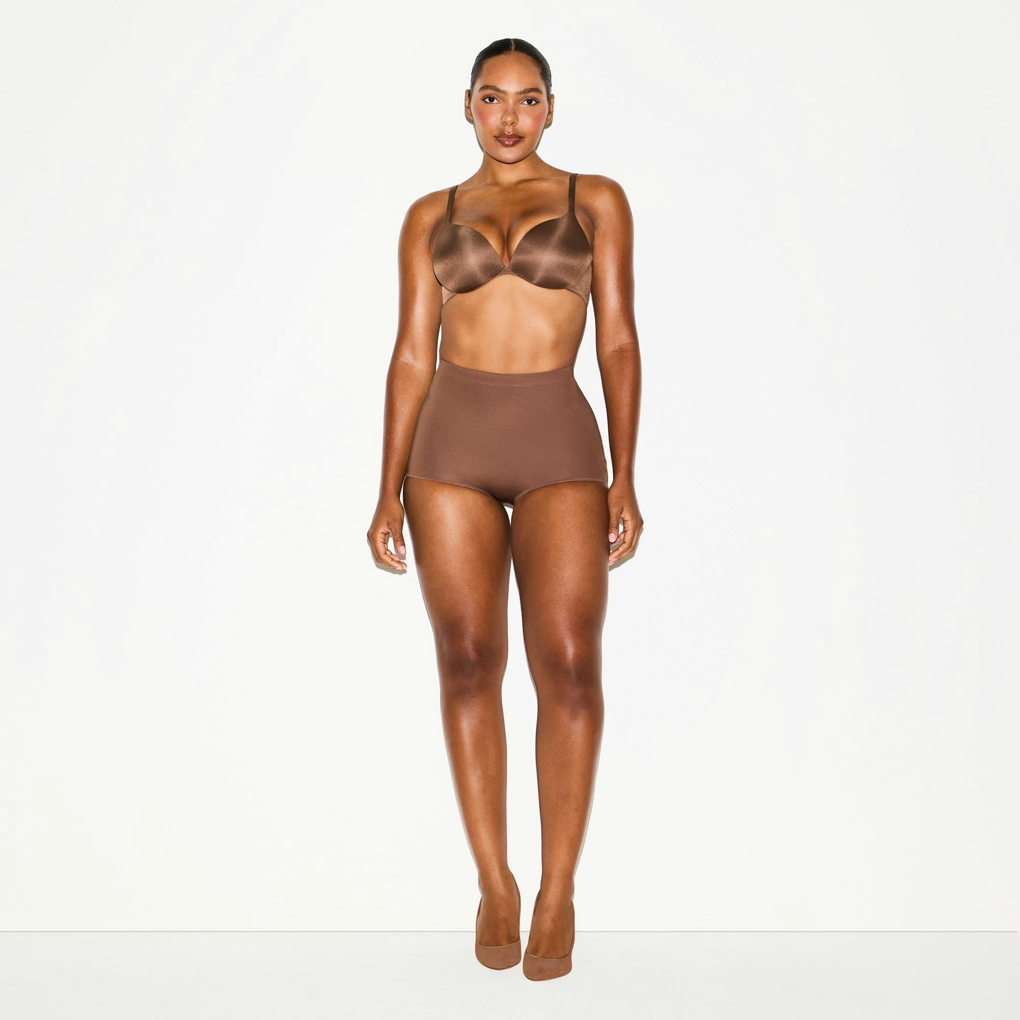 SKIMS BODY BUTT ENHANCING BRIEF | JASPER ON A MODEL FRONT VIEW @ | FOCUS: 0.0, 1.0, 0.9