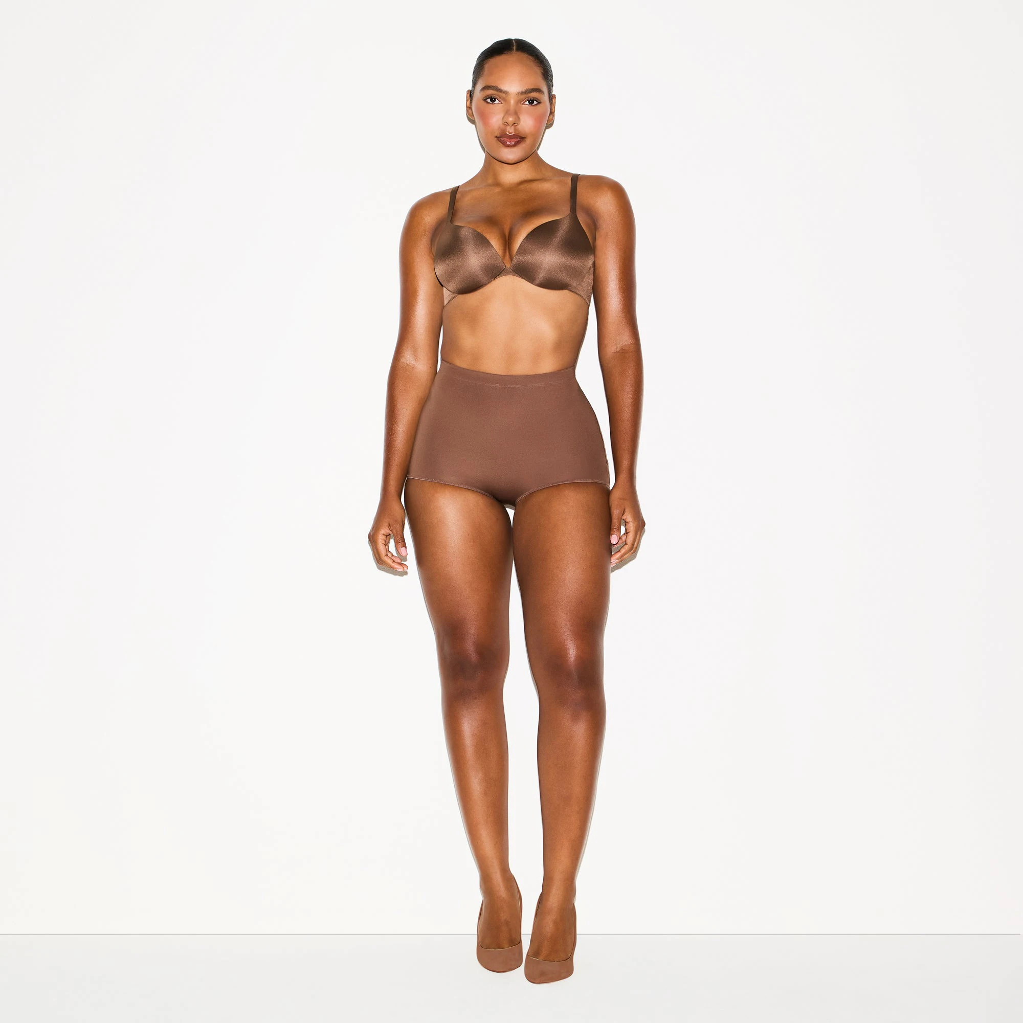 SKIMS BODY BUTT ENHANCING BRIEF | JASPER ON A MODEL FRONT VIEW @ | FOCUS: 0.0, 1.0, 0.9