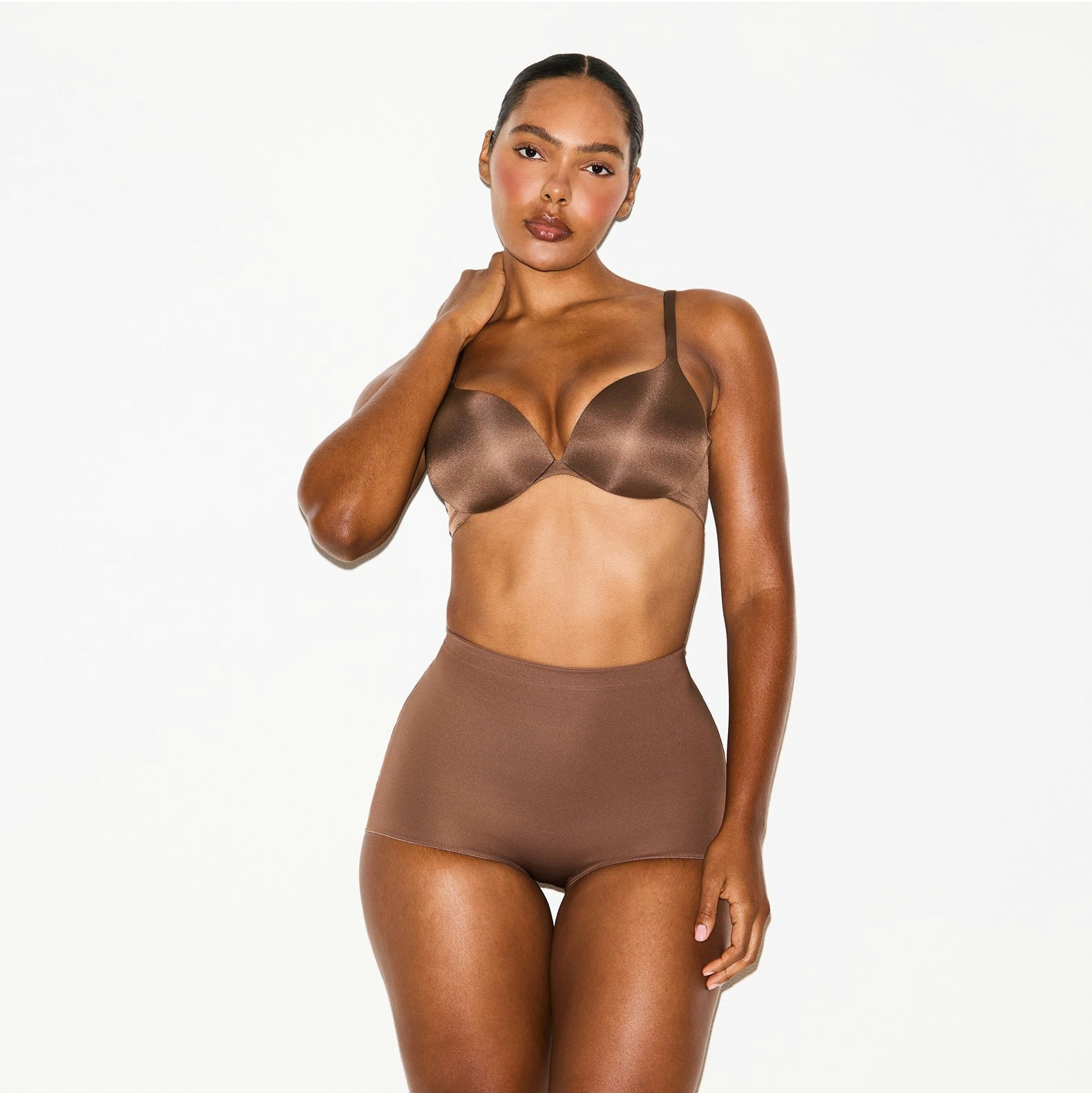 SKIMS BODY BUTT ENHANCING BRIEF | JASPER ON A MODEL SIDE VIEW @ | FOCUS: 0.0, 1.0, 0.9