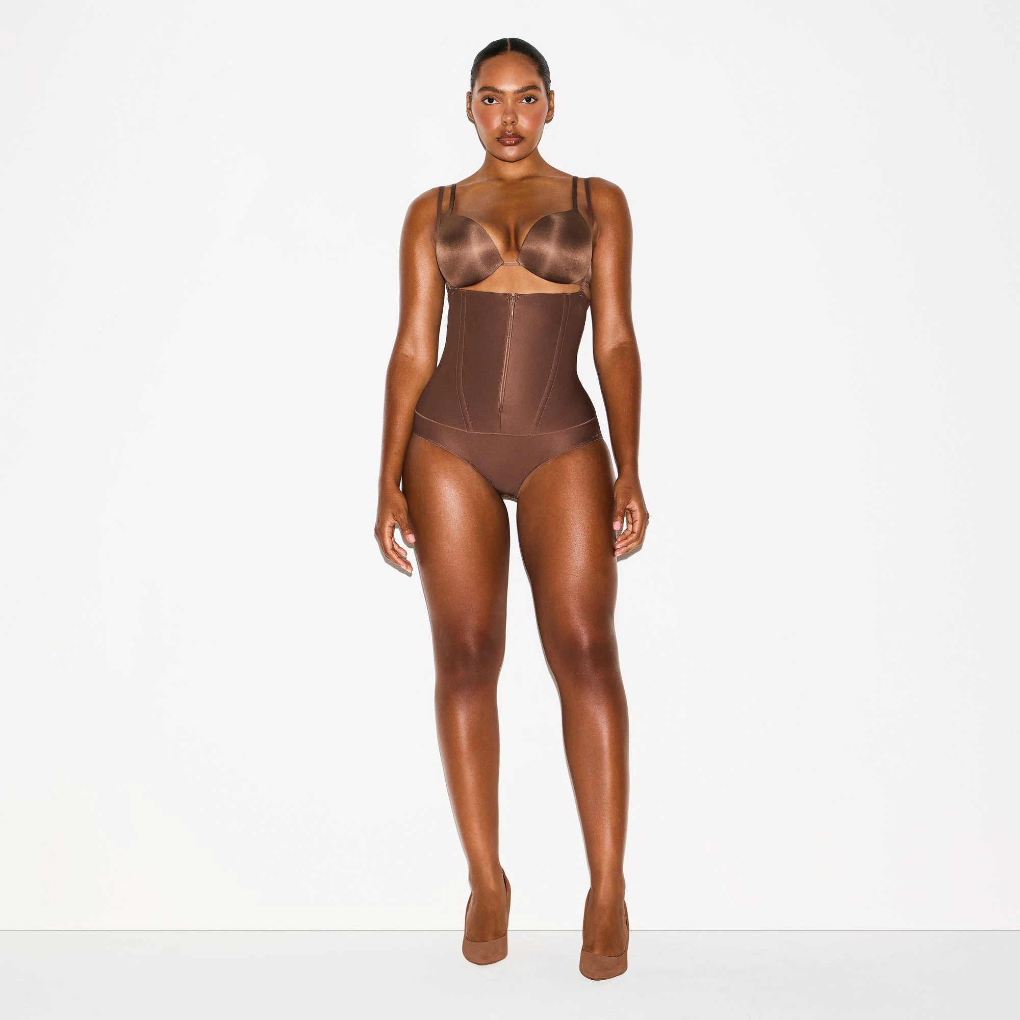 SKIMS BODY CORE SCULPT WAIST CINCHER BUTT LIFTING BRIEF | JASPER ON A MODEL FRONT VIEW @ | FOCUS: 0.0, 1.0, 0.9