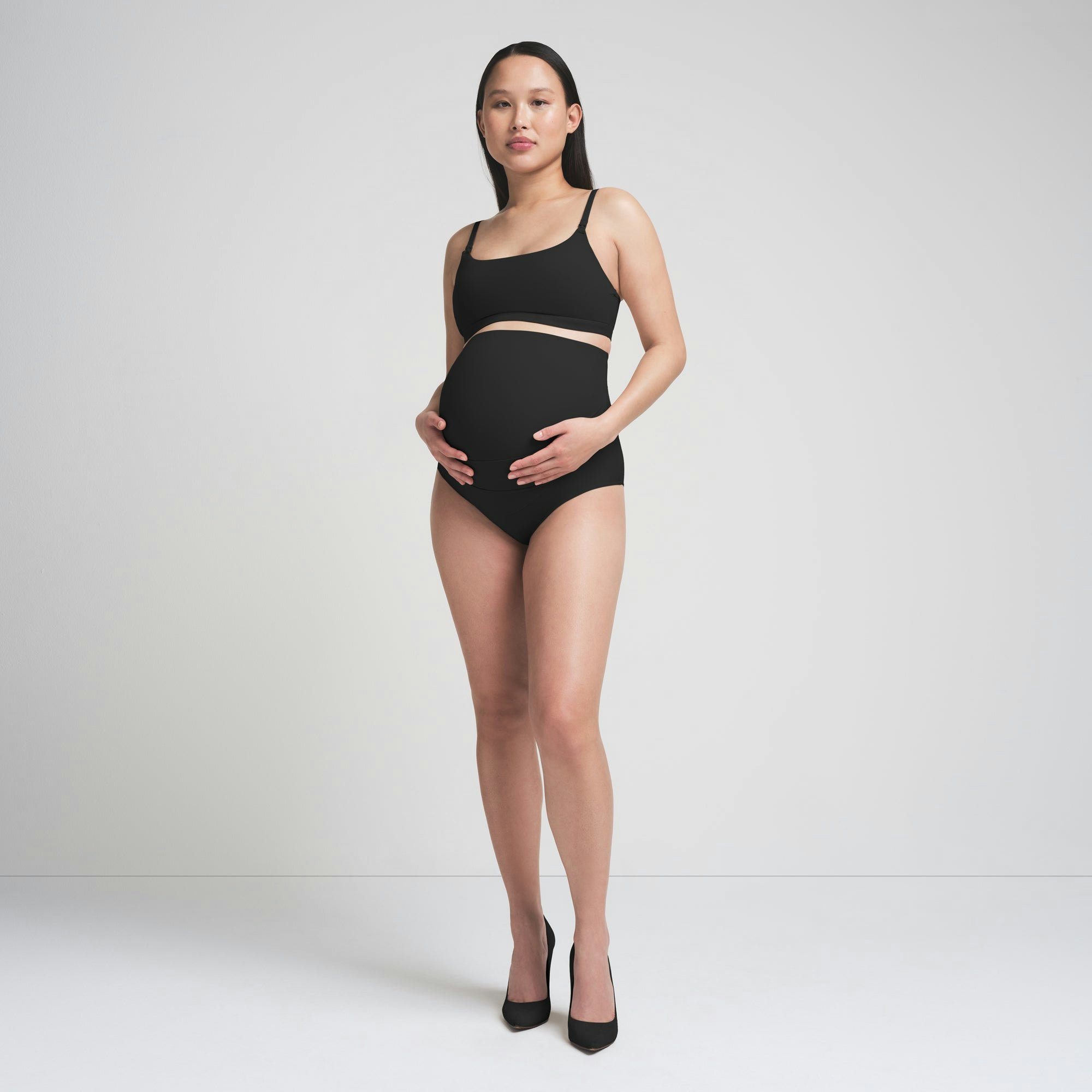 FITS EVERYBODY MATERNITY BANDED HIGH-WAISTED BRIEF | ONYX ON A MODEL FRONT VIEW | FOCUS: 0.0, 1.0, 0.9