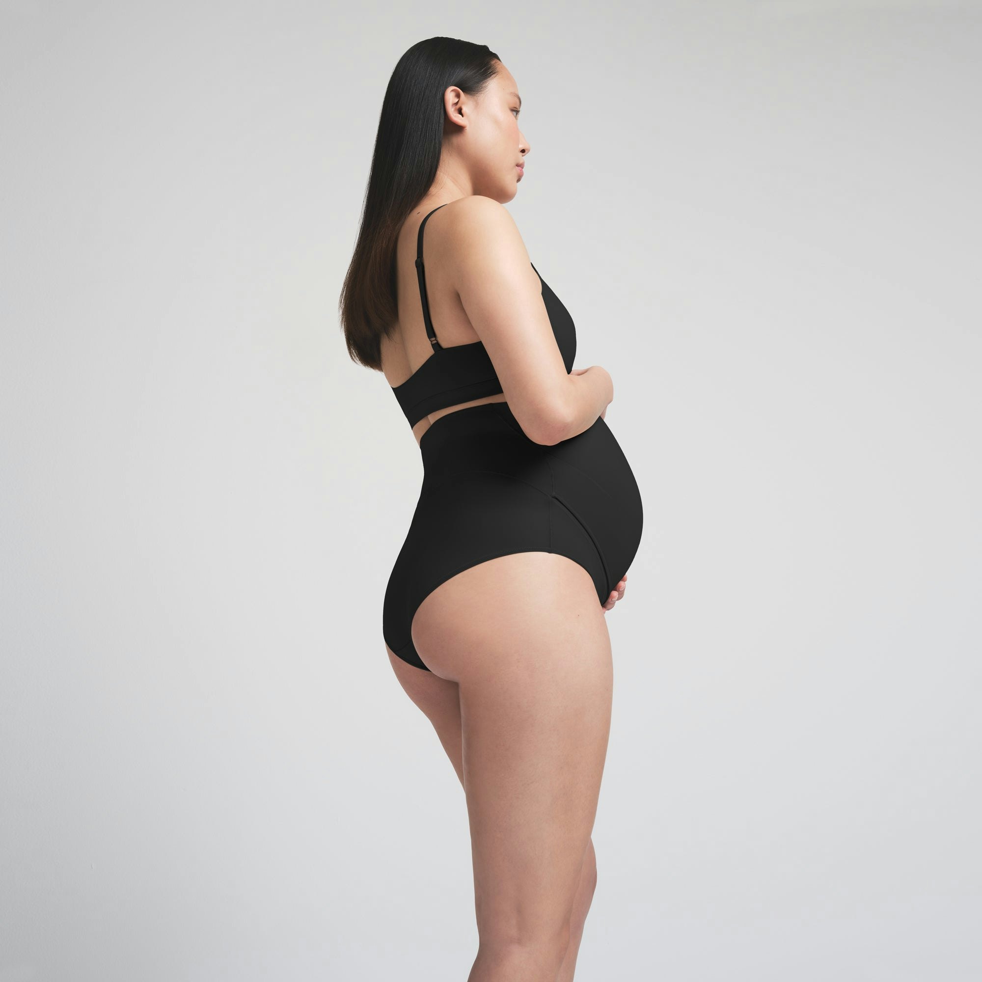 FITS EVERYBODY MATERNITY BANDED HIGH-WAISTED BRIEF | ONYX ON A MODEL SIDE VIEW | FOCUS: 0.0, 1.0, 0.9