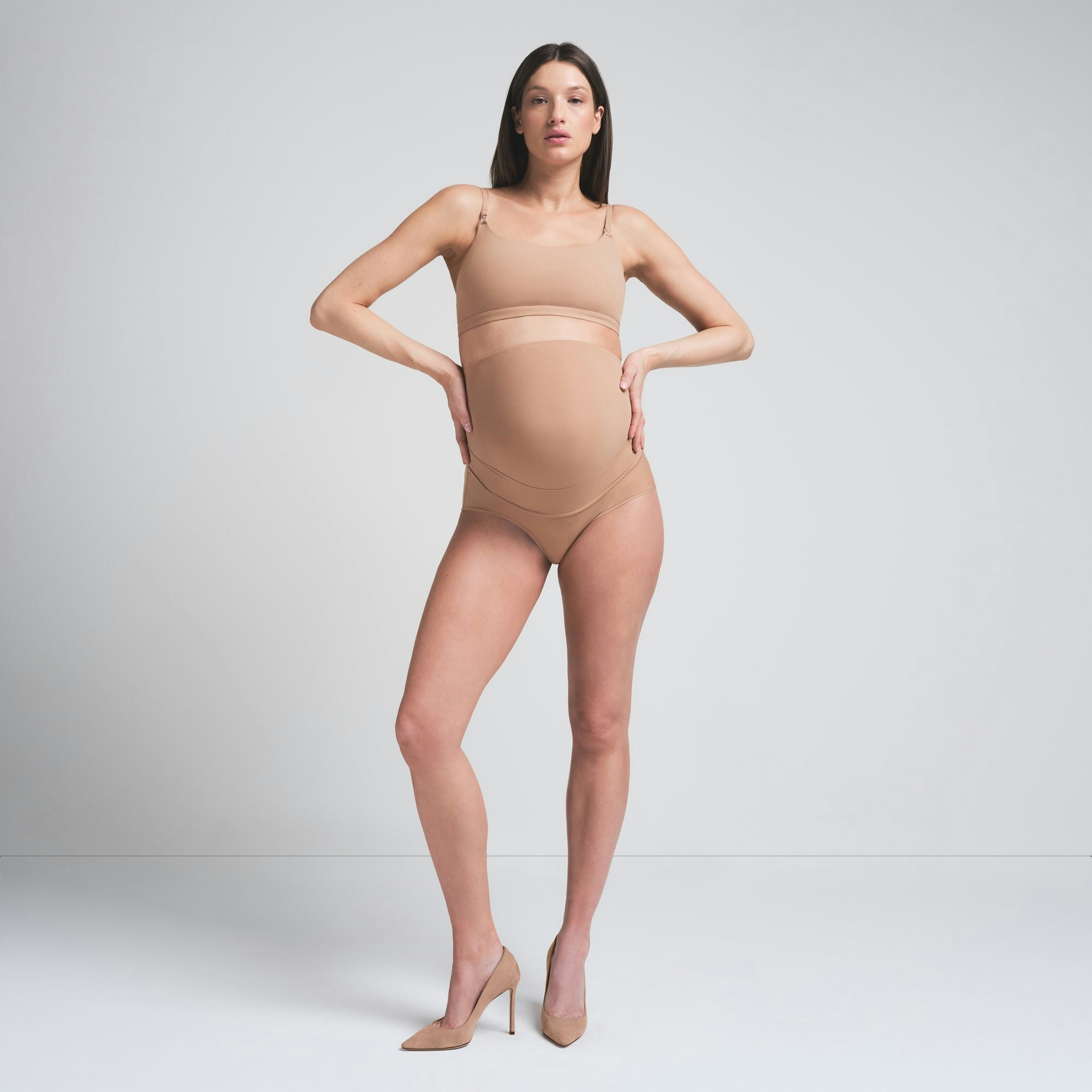 FITS EVERYBODY MATERNITY BANDED HIGH-WAISTED BRIEF | SIENNA ON A MODEL FRONT VIEW | FOCUS: 0.0, 1.0, 0.9