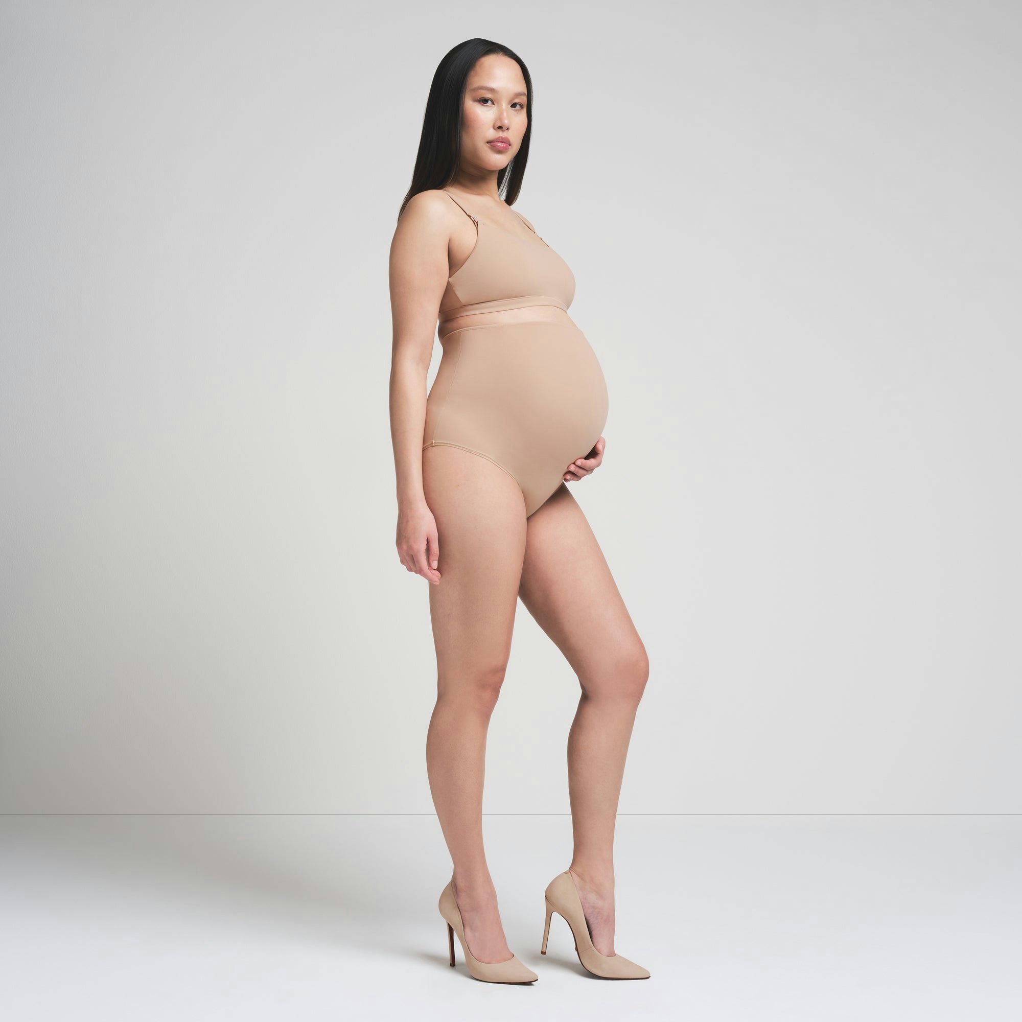 FITS EVERYBODY MATERNITY HIGH-WAISTED BRIEF | CLAY ON A MODEL FRONT VIEW | FOCUS: 0.0, 1.0, 0.9