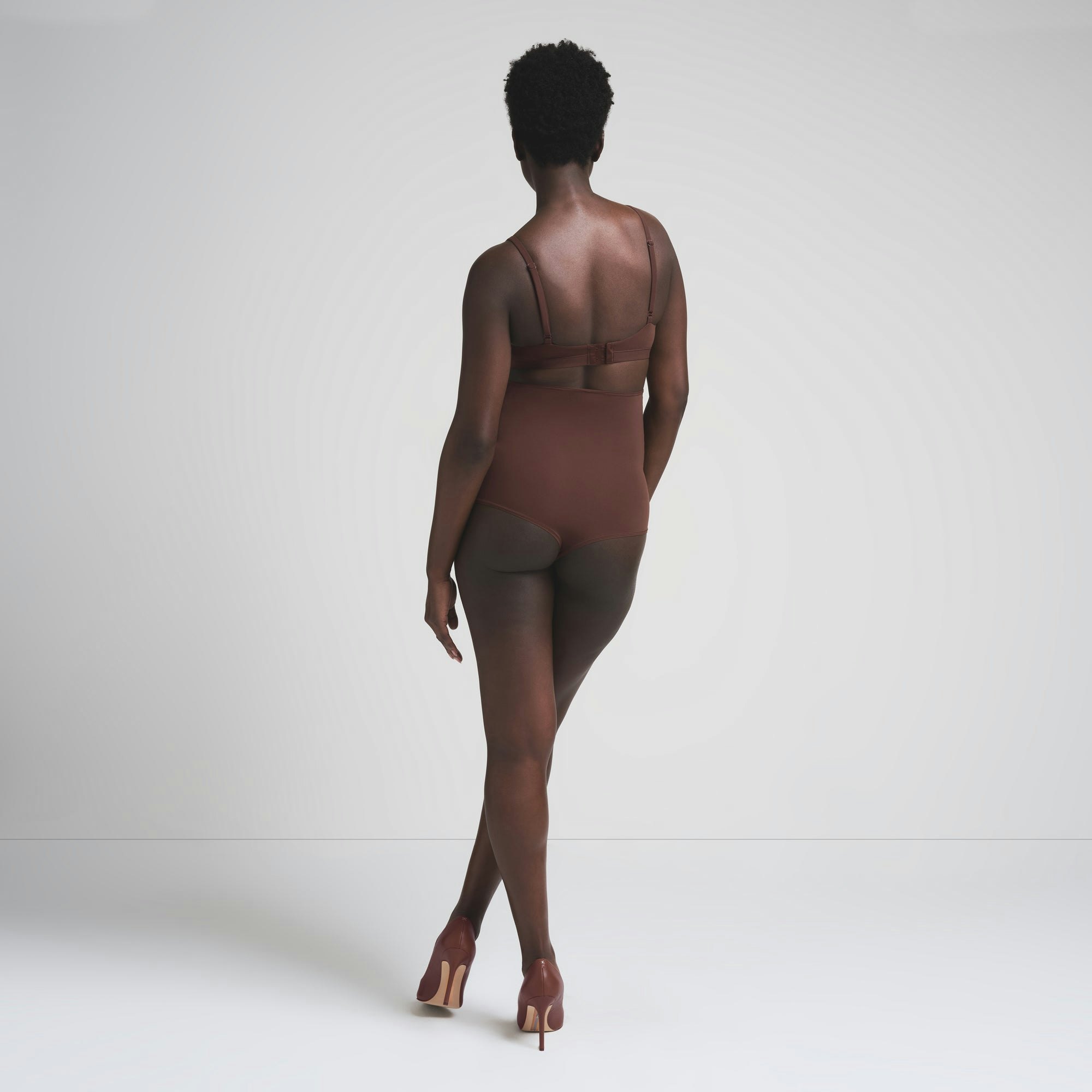 FITS EVERYBODY MATERNITY HIGH-WAISTED BRIEF | COCOA ON A MODEL FRONT VIEW