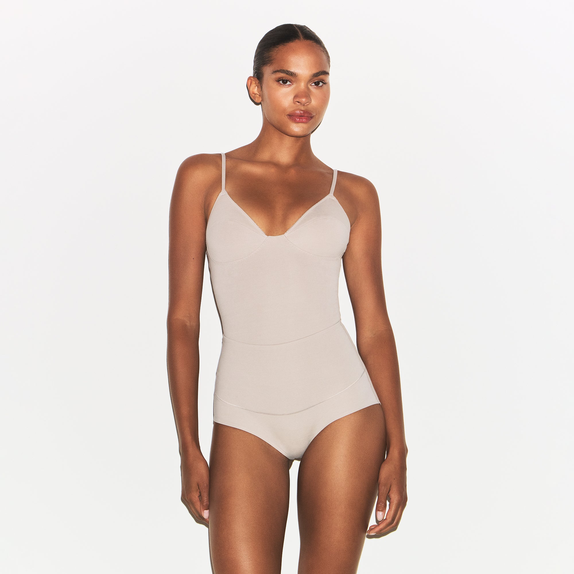 関税込み★SKIMS★コットンポプリン スリープ キャミソール Skims Seamless Sculpt Brief Bodysuit Clay | Hype Fly India