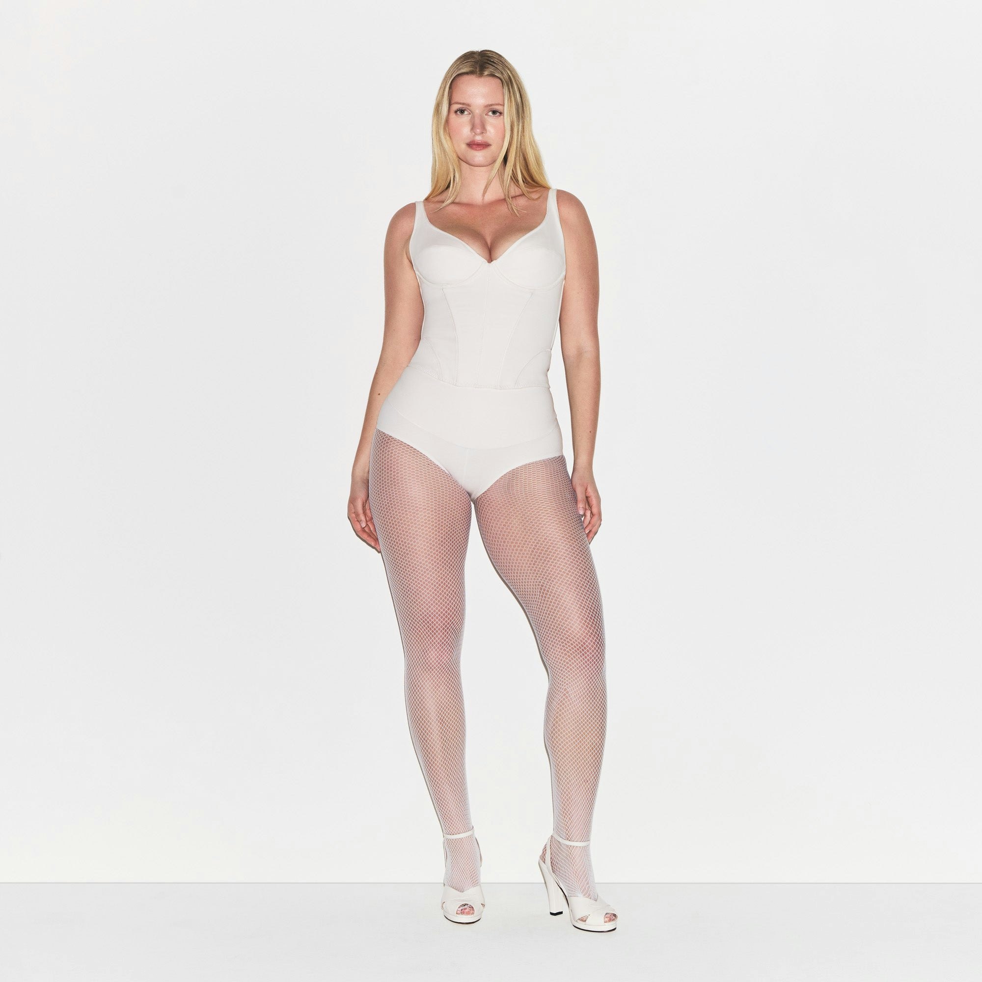 COTTON SHAPEWEAR HIGH-WAISTED BRIEF | MARBLE ON A MODEL FRONT VIEW | FOCUS: 0.0, 1.0, 0.9