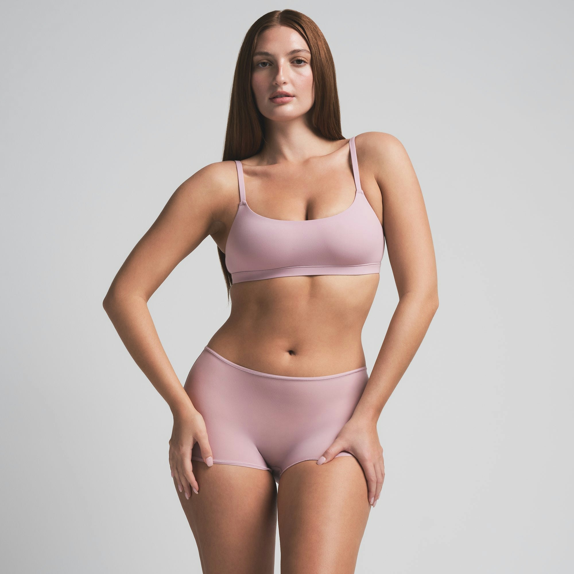 FITS EVERYBODY BOY SHORT | DUSK ON A MODEL SIDE VIEW | FOCUS: 0.0, 1.0, 0.9