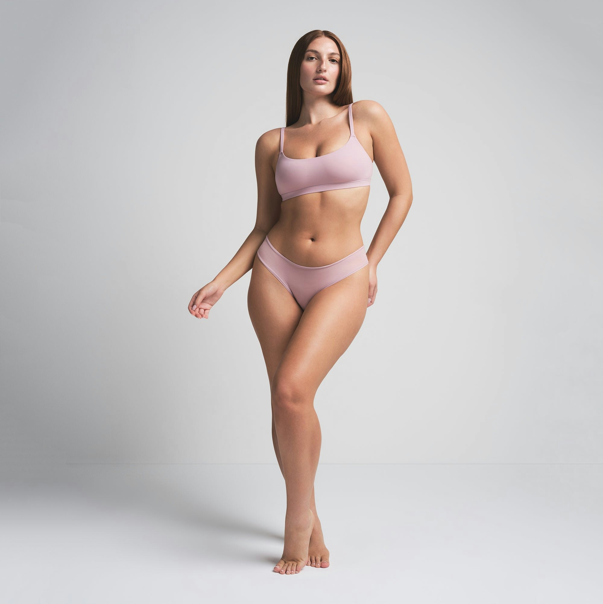 FITS EVERYBODY CHEEKY BRIEF | DUSK ON A MODEL FRONT VIEW | FOCUS: 0.0, 1.0, 0.9