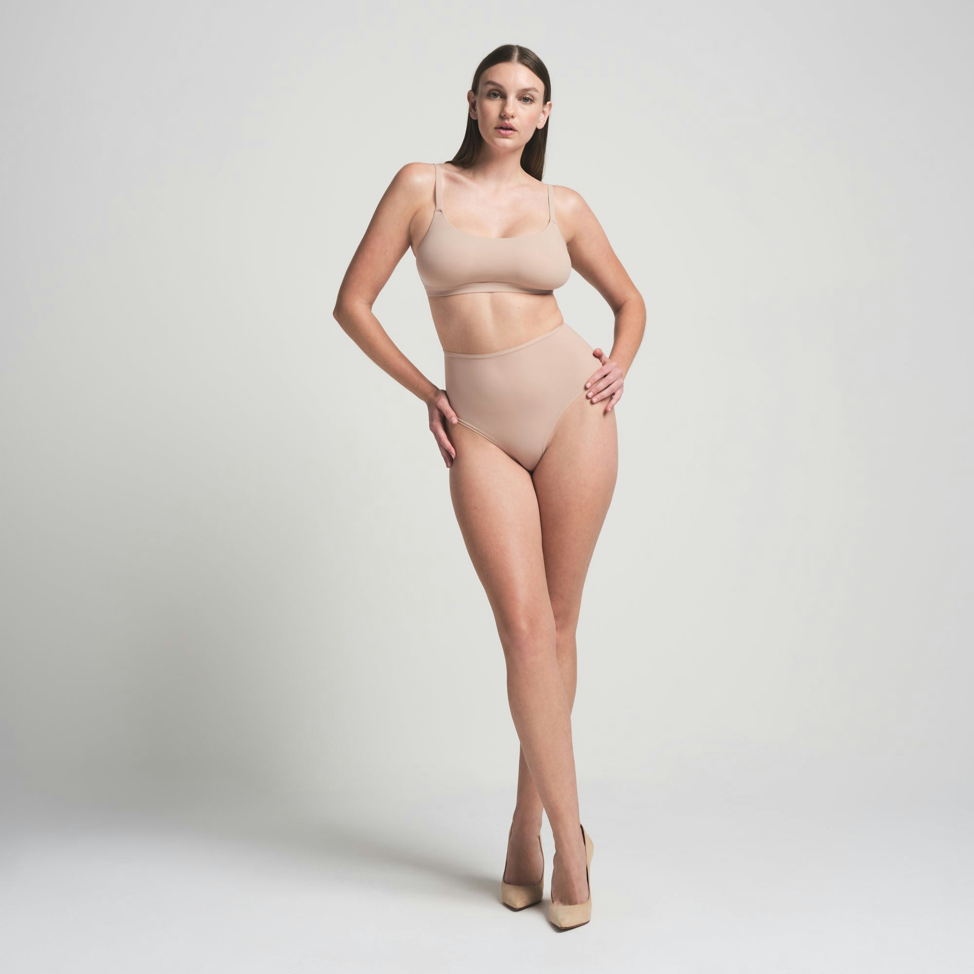 FITS EVERYBODY HIGH-WAISTED THONG | MICA ON A MODEL FRONT VIEW | FOCUS: 0.0, 1.0, 0.9