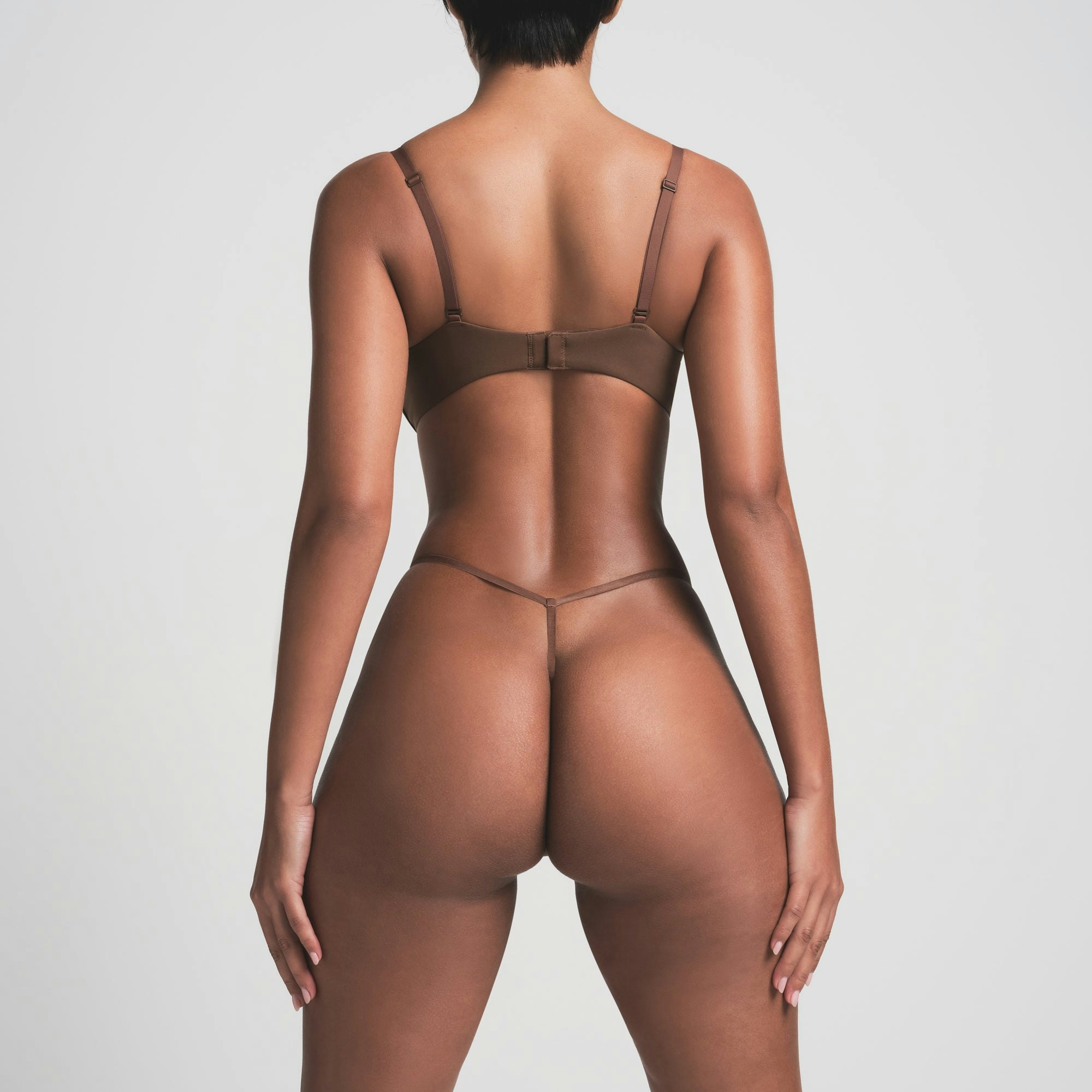 FITS EVERYBODY T-STRING THONG | JASPER ON A MODEL BACK VIEW | FOCUS: 0.0, 1.0, 0.9