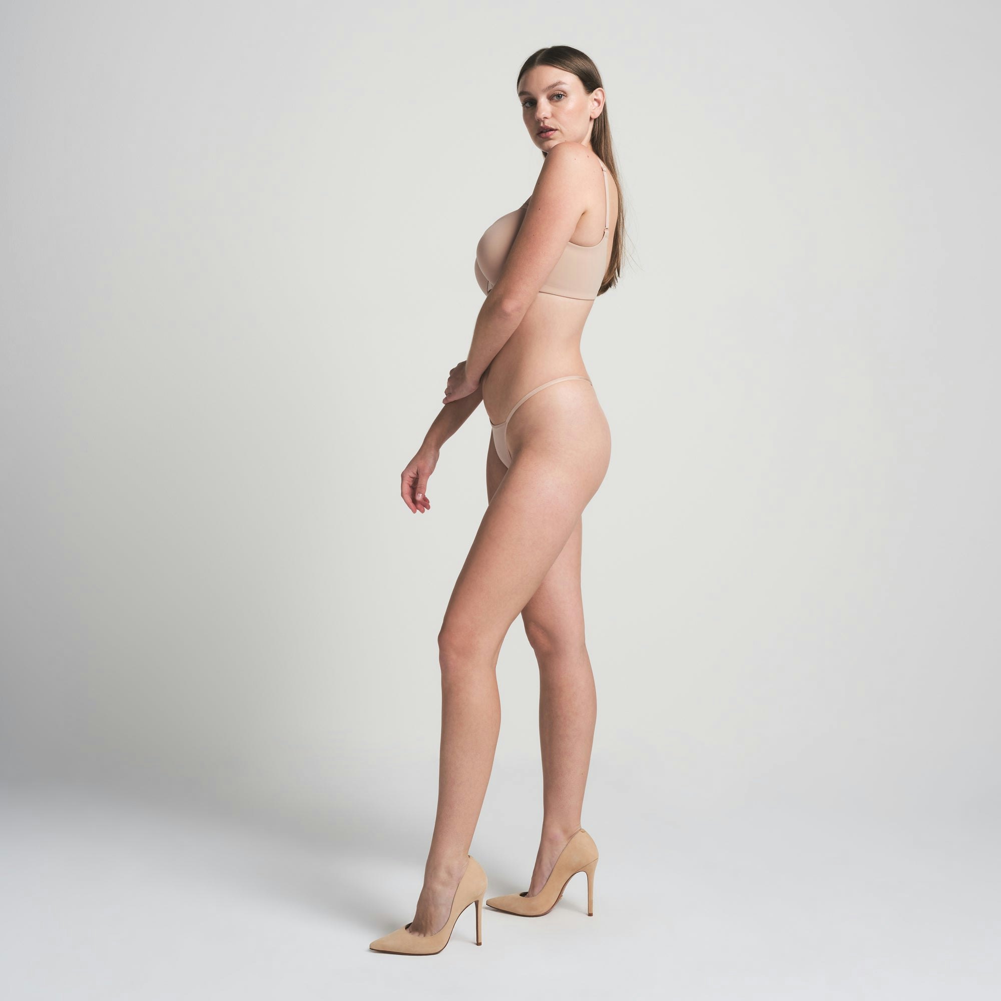 FITS EVERYBODY T-STRING THONG | MICA ON A MODEL SIDE VIEW | FOCUS: 0.0, 1.0, 0.9