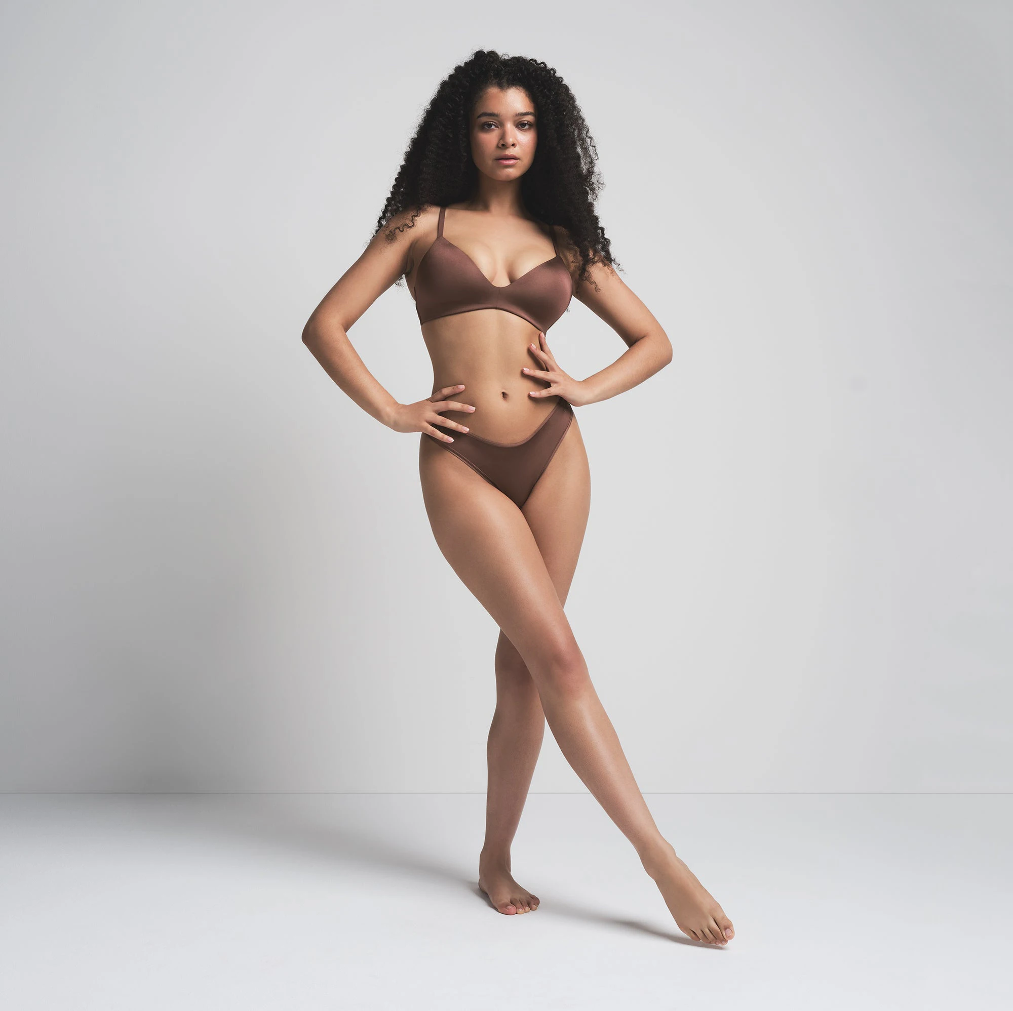 SHINE FOUNDATIONS THONG | GARNET ON A MODEL FRONT VIEW | FOCUS: 0.0, 1.0, 0.9