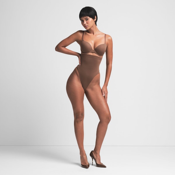 SEAMLESS SCULPT HIGH-WAISTED THONG | JASPER ON A MODEL FRONT VIEW | FOCUS: 0.0, 1.0, 0.9