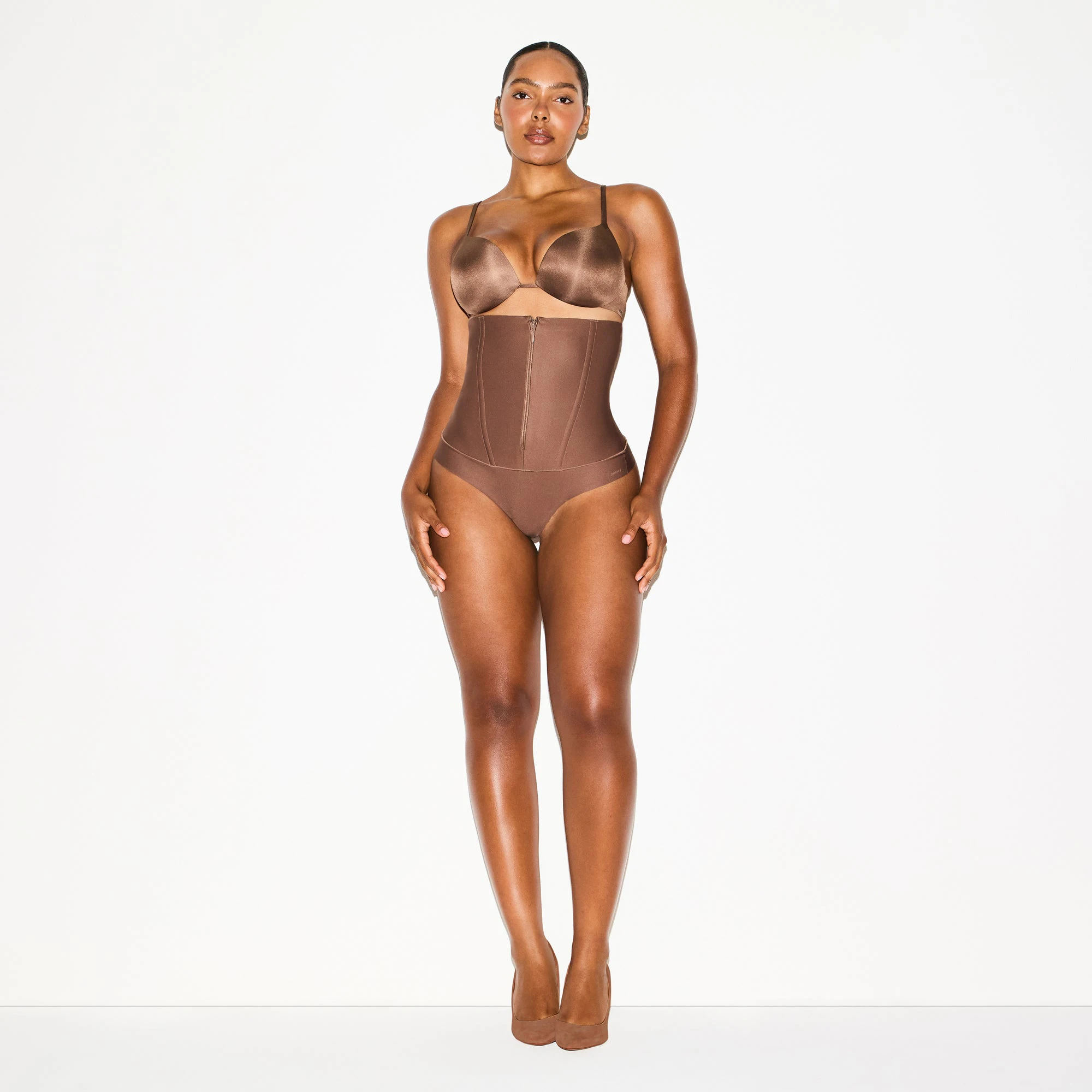SKIMS BODY CORE SCULPT WAIST CINCHER THONG | JASPER ON A MODEL FRONT VIEW @ | FOCUS: 0.0, 1.0, 0.9