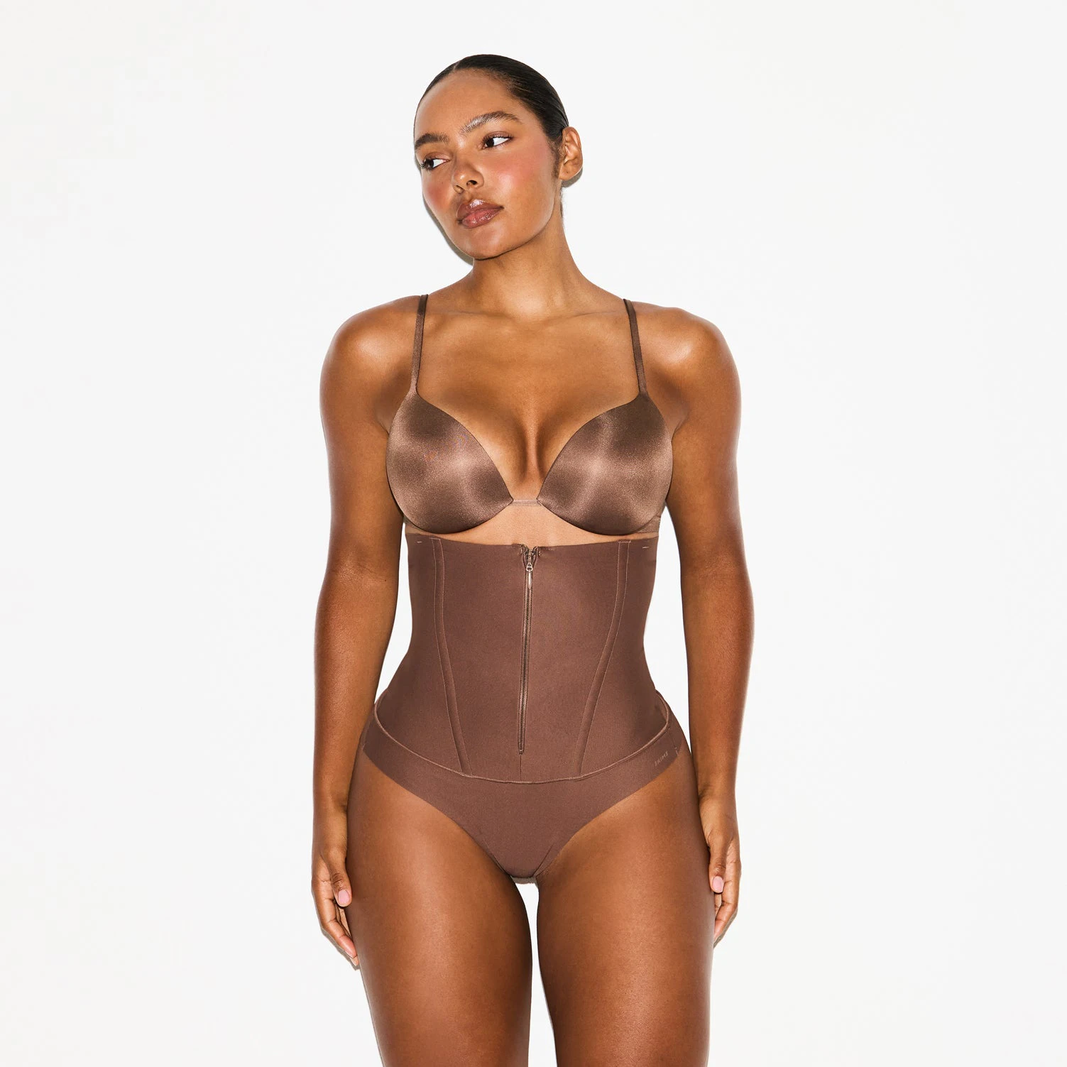 SKIMS BODY CORE SCULPT WAIST CINCHER THONG | JASPER ON A MODEL SIDE VIEW @ | FOCUS: 0.0, 1.0, 0.9
