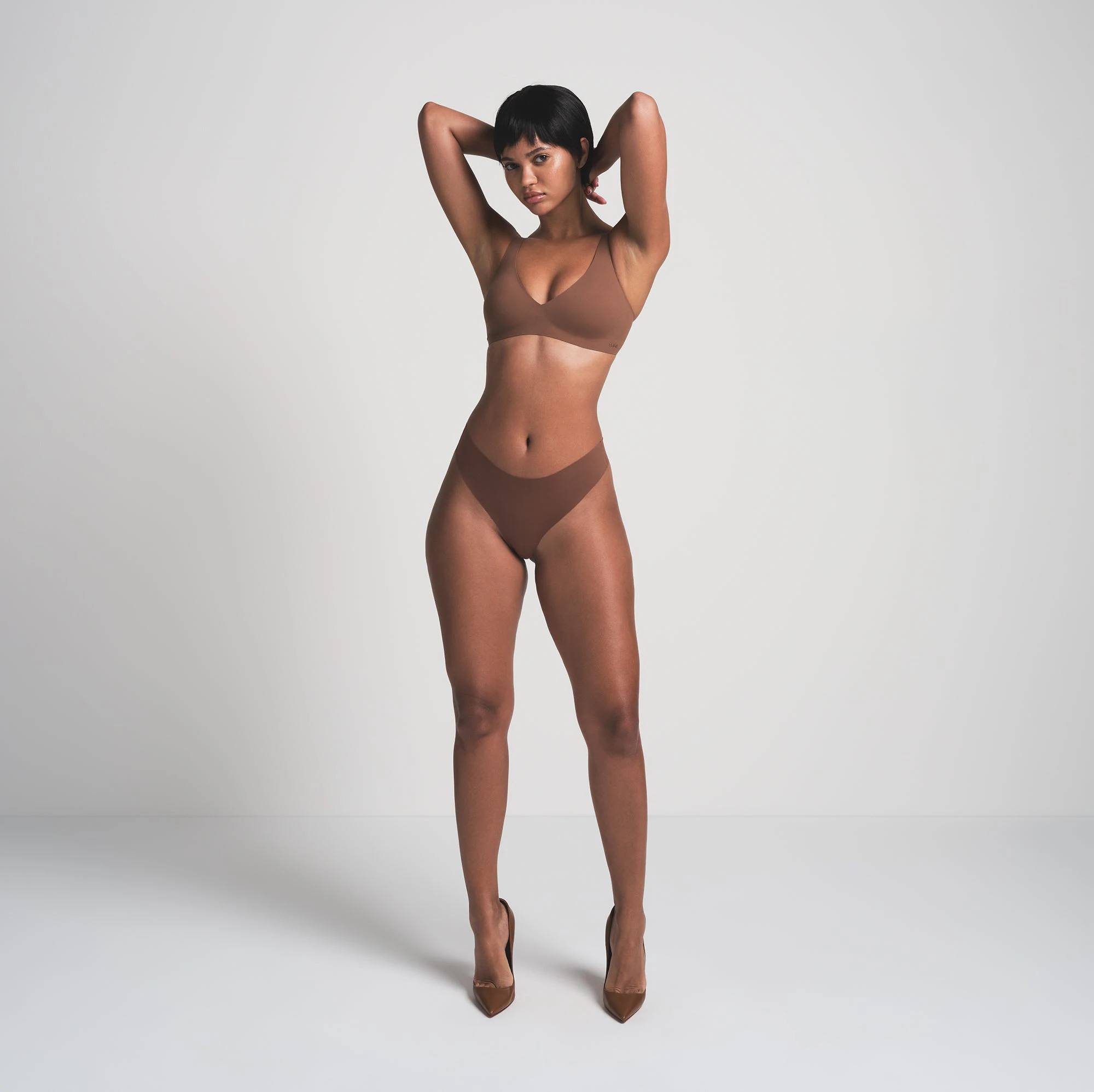 NAKED DIPPED THONG | JASPE RON A MODEL FRONT VIEW | FOCUS: 0.0, 1.0, 0.9