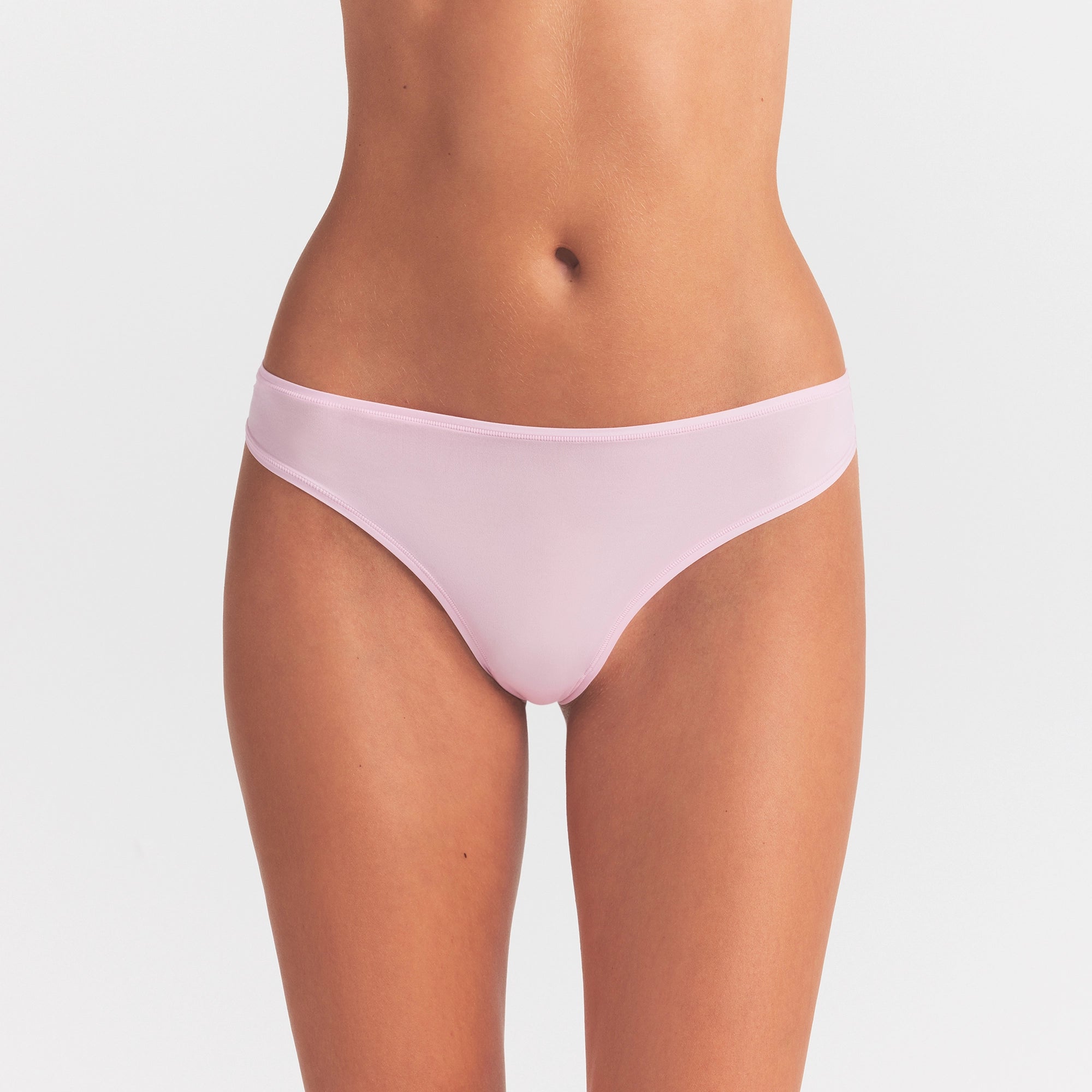 FITS EVERYBODY THONG | CHERRY BLOSSOM ON A MODEL SIDE VIEW @ | FOCUS: 0.0, 1.0, 0.9