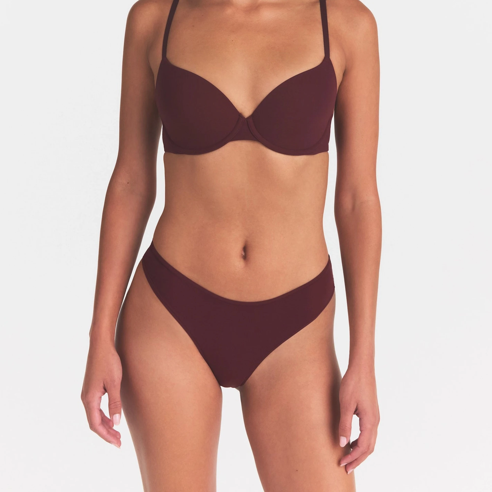 FITS EVERYBODY THONG | CURRANT & LAYS FLAT ON A WHITE BACKGROUND | FLT