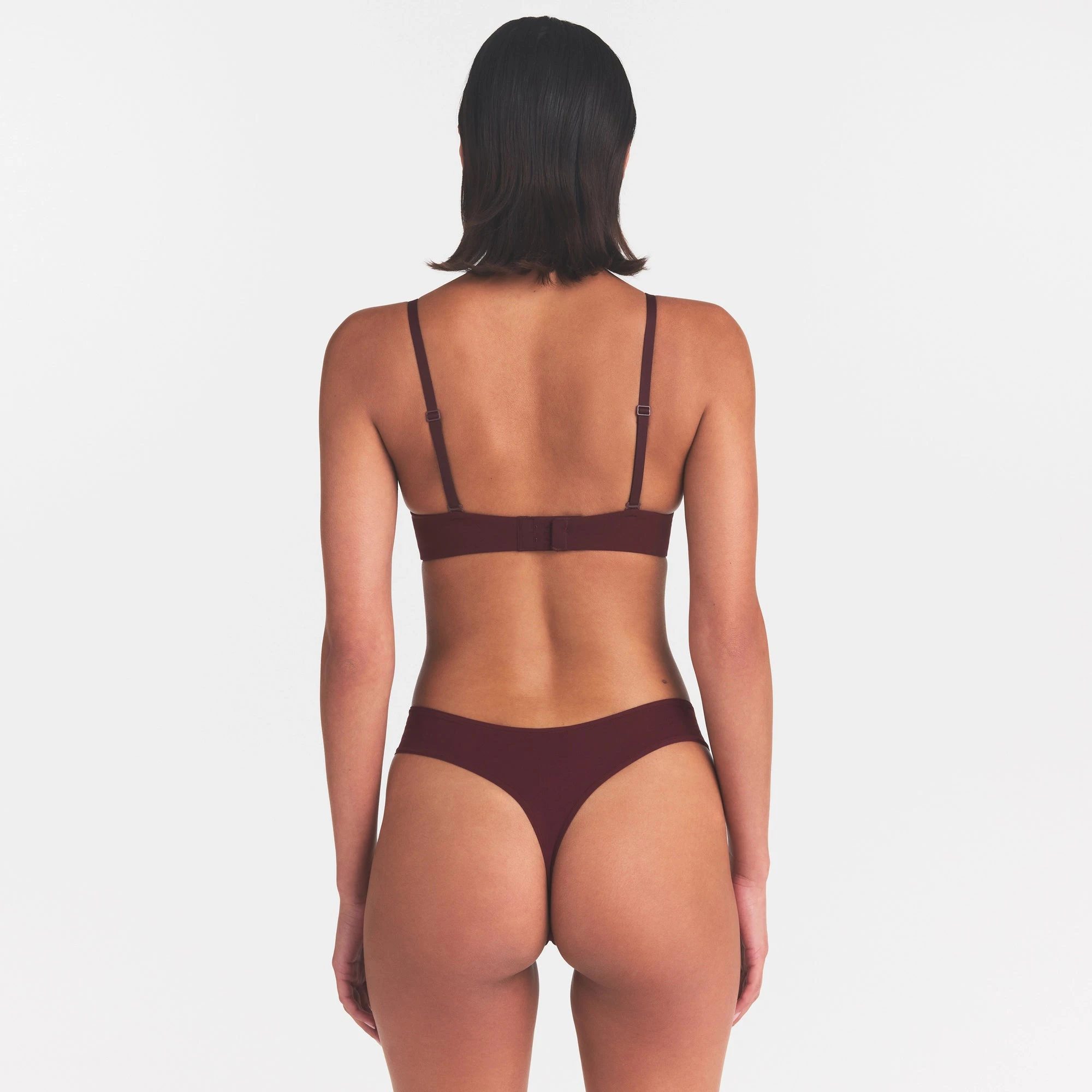 FITS EVERYBODY THONG | CURRANT & LAYS FLAT ON A WHITE BACKGROUND | FLT